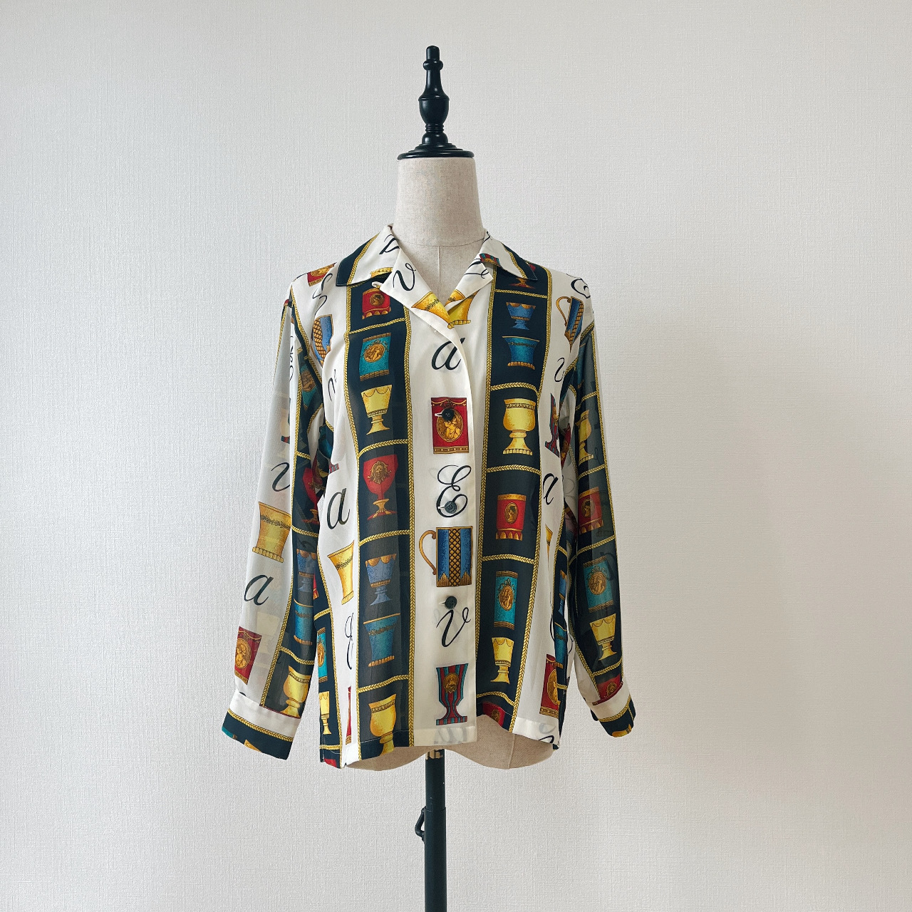 薄身雪紡質古式花瓶圖案上衣