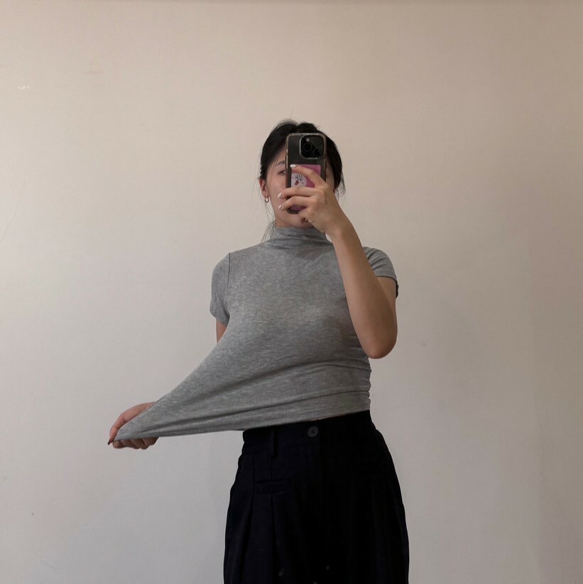 微高領側抓皺短袖bra T（下圍只有前半段有鬆緊帶）(不適合B奶以下)（現貨）