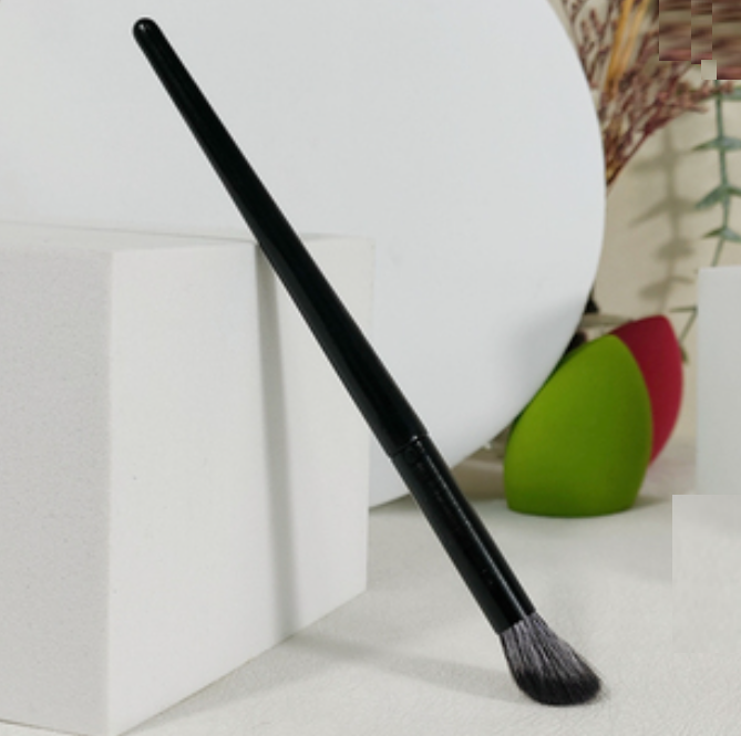 Hot style [1 piece] 105 fingertip nose shadow brush (color: black, oblique head shape)