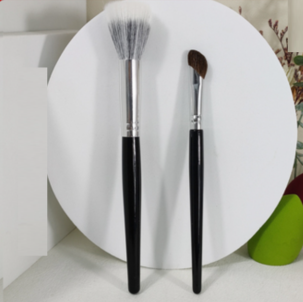 Popular style [2 pieces] Large Stipple Blush Brush Sickle Eyeliner Brush (Color: Black Wool)