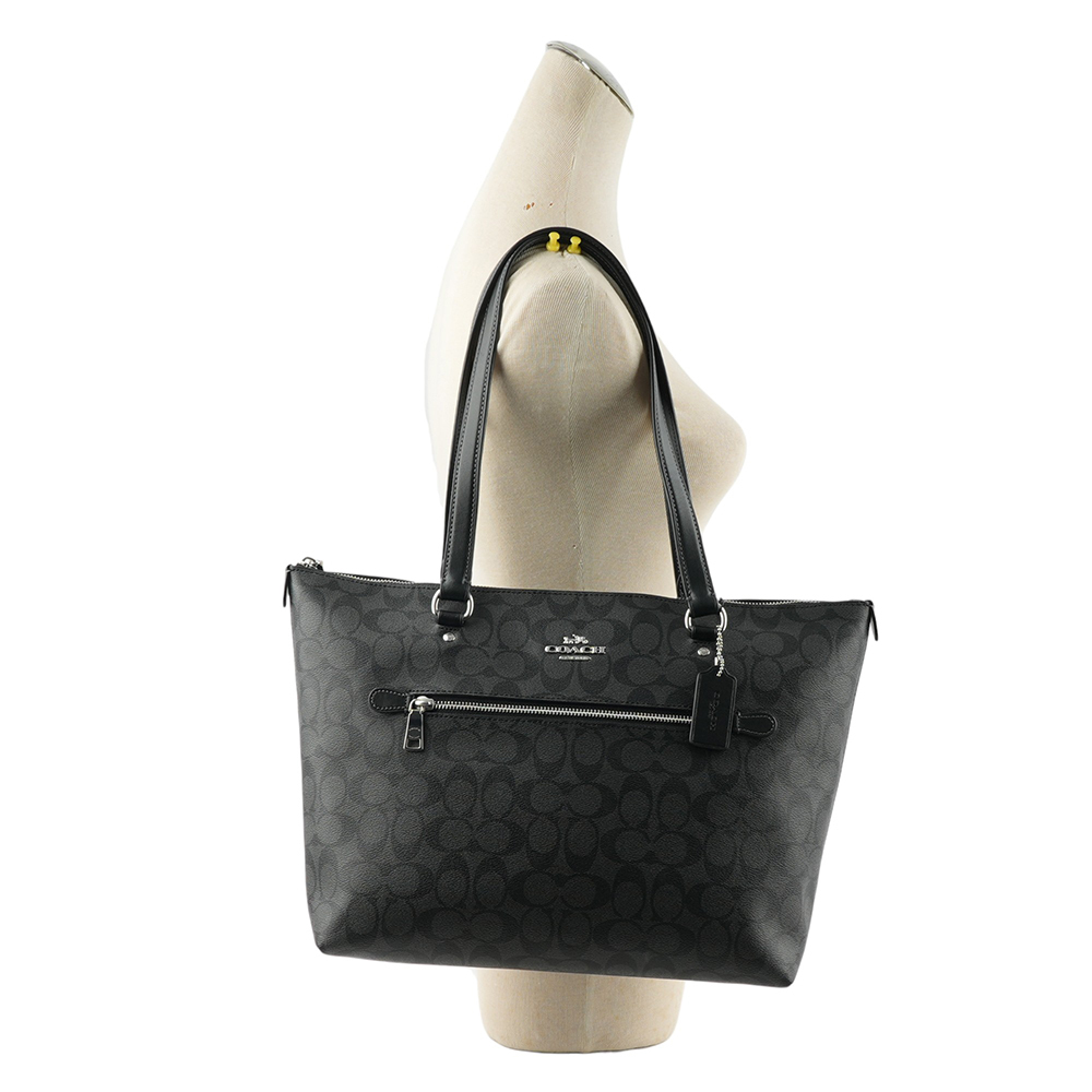 【COACH】Gallery 塗層帆布拉鍊托特包(石墨黑) 79609 SVTSQ