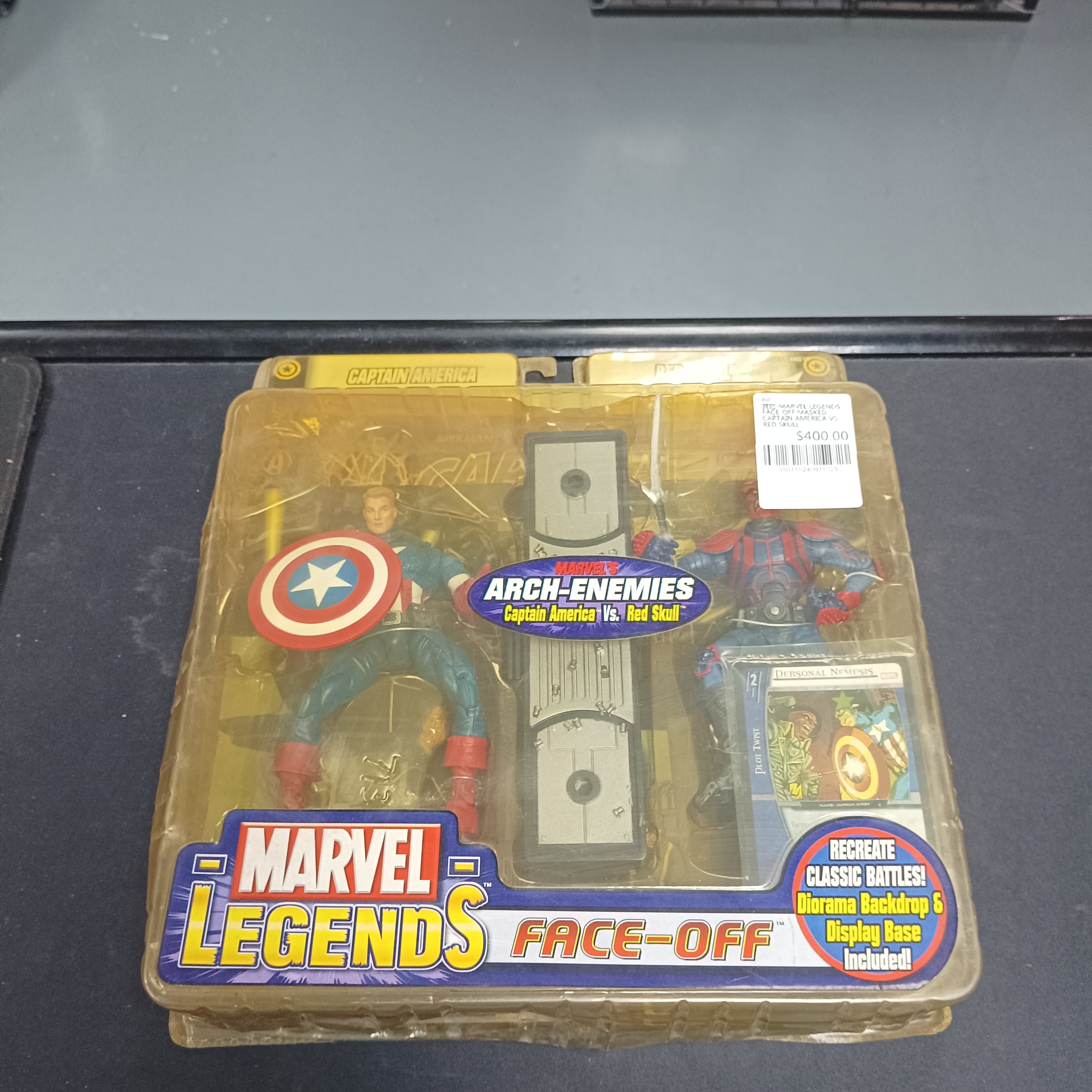 其它-MARVEL LEGENDS FACE-OFF MASKED CAPTAIN AMERICA VS RED SKULL