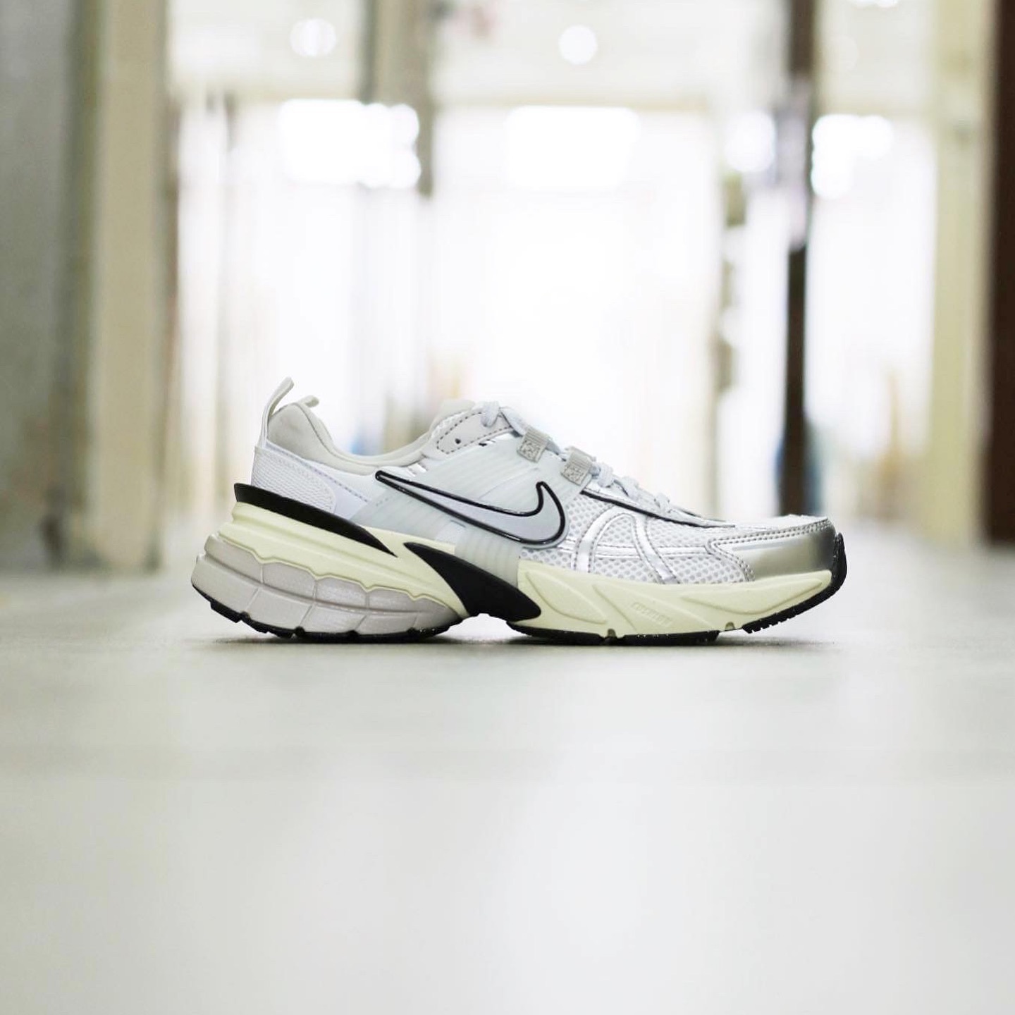 Nike V2K Run Runtekk White Metallic Silver 白銀 FD0736-100  HJ4497-100