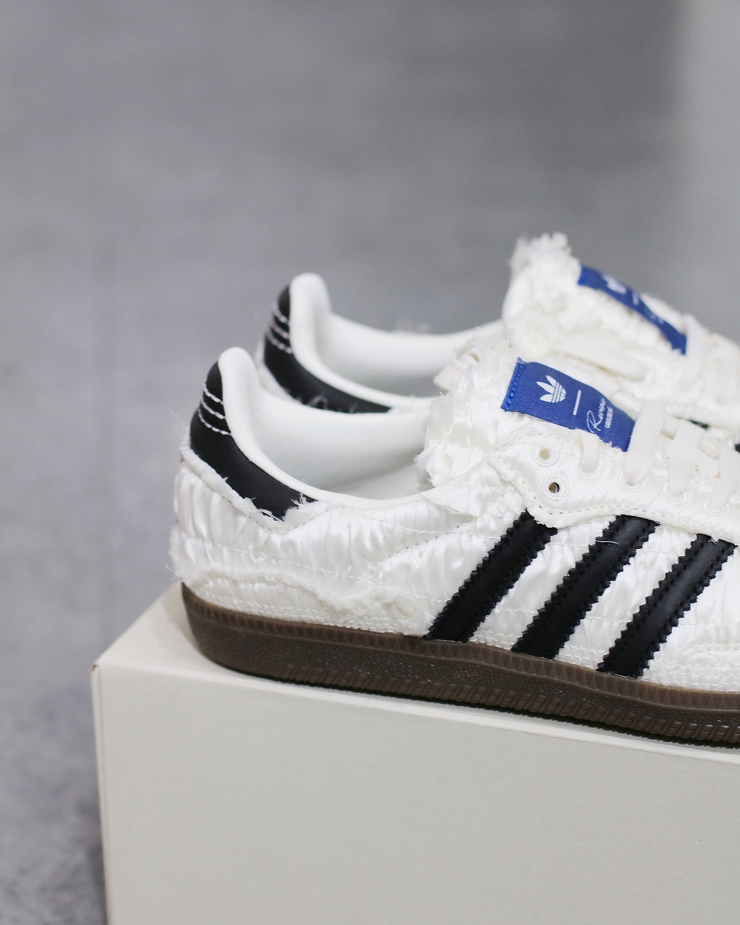 Adidas Samba OG x Caroline Hu White 白黑色Textured Silk Upper JQ4748