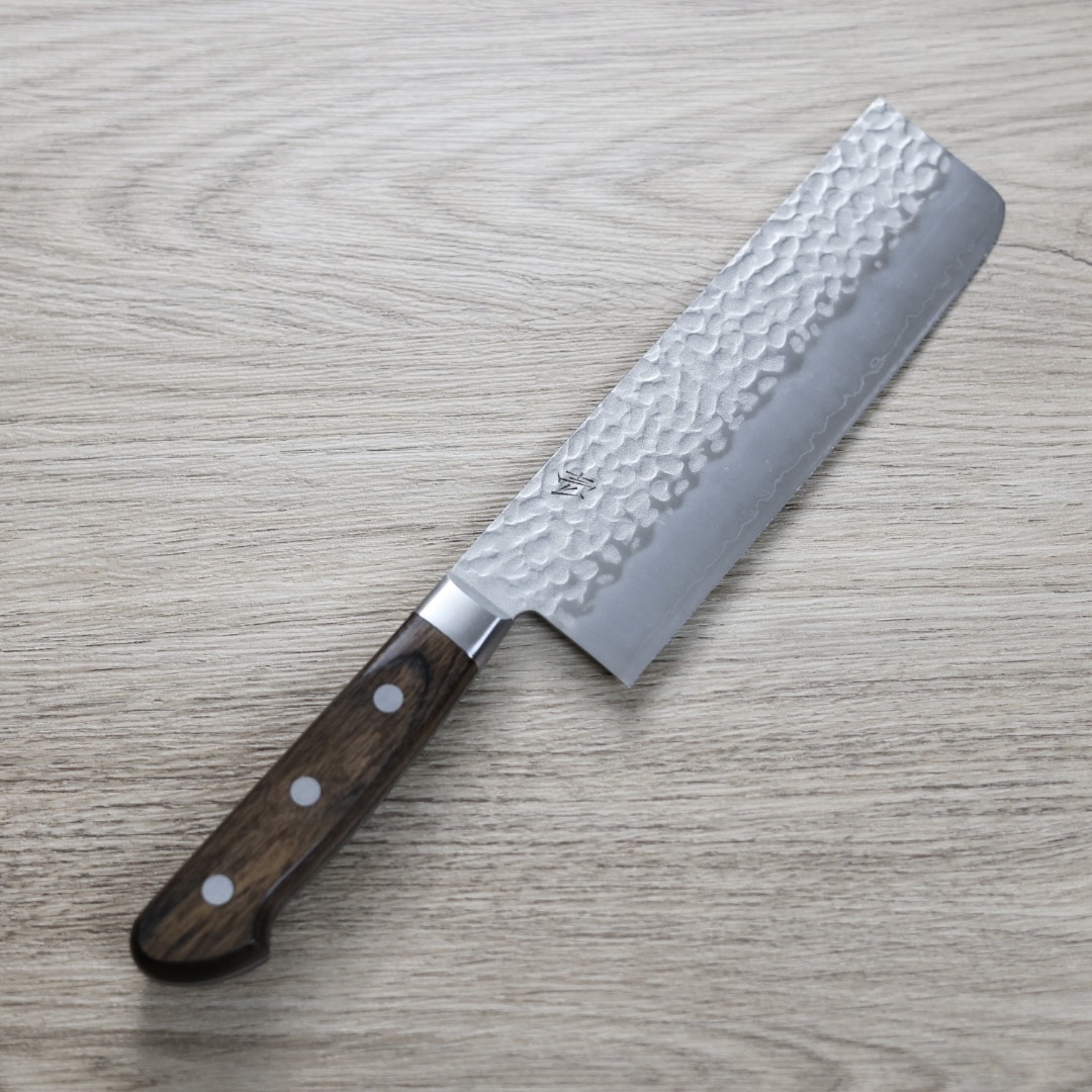 作SAKU 壱 菜切 165mm AUS8鋼 鎚目