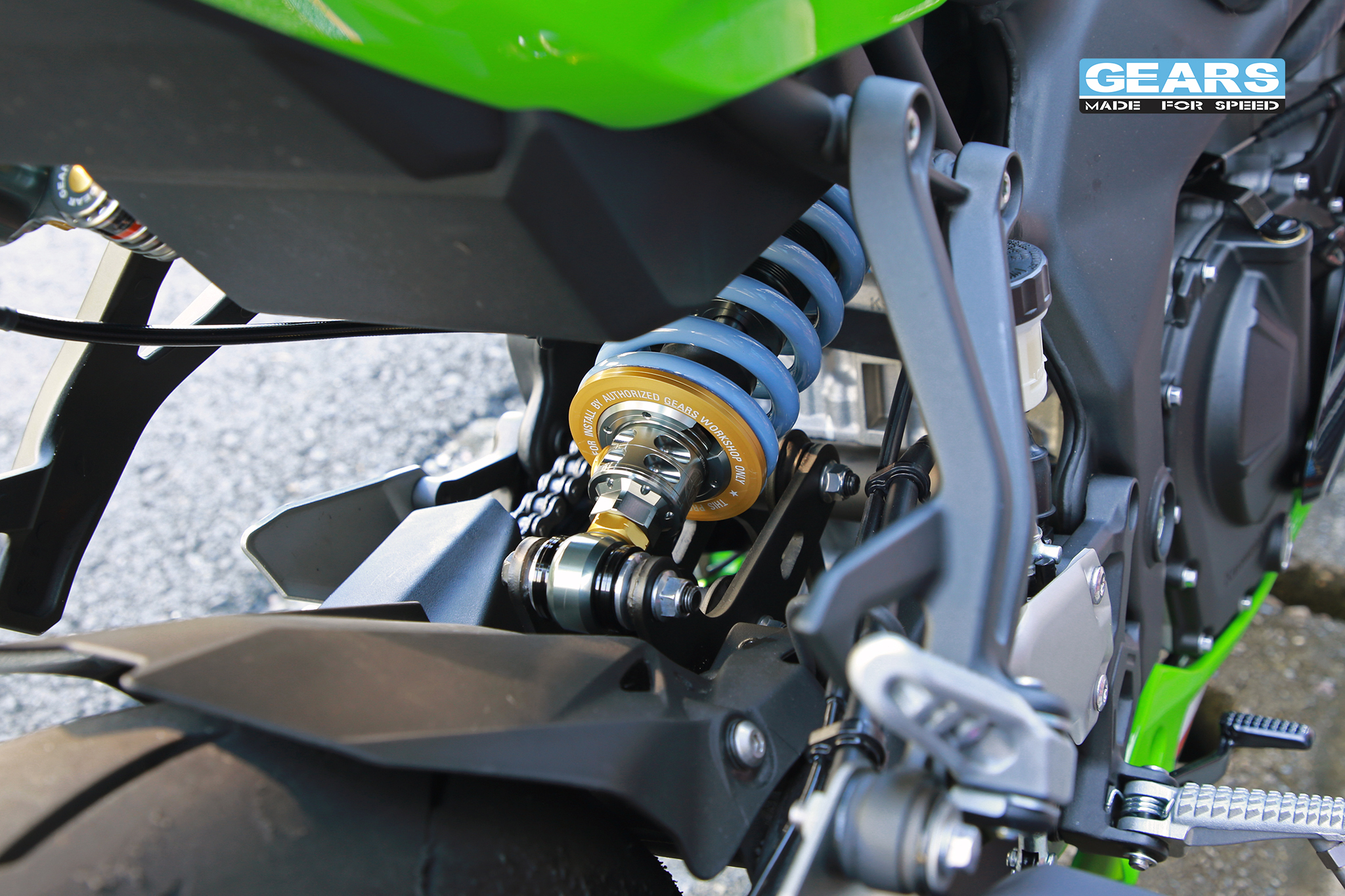 KAWASAKI NINJA ZX-4RR (24~) H2P 後避震器