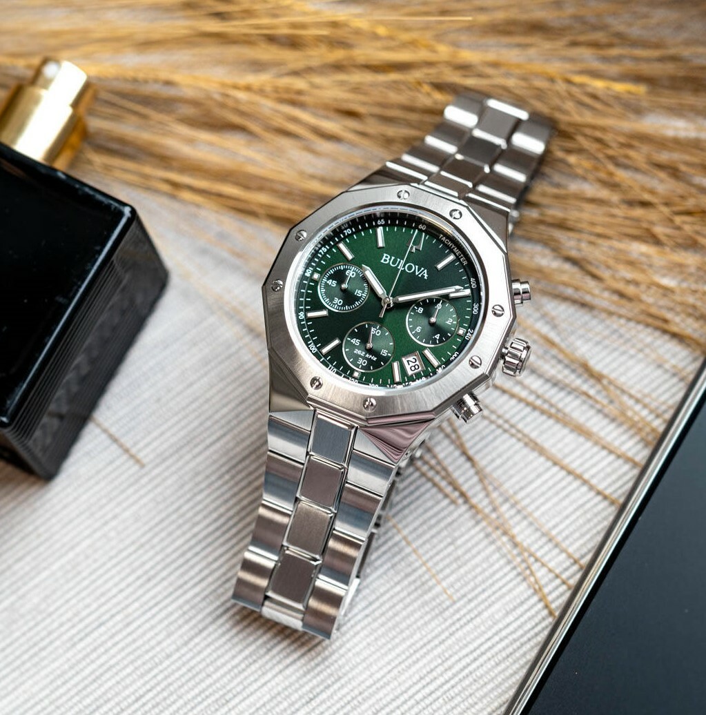 萬年鐘錶 - BULOVA 寶路華  BULOVA 海洋之星 八角型綠面三眼不鏽鋼航海系列男錶 96B409  錶徑 44MM