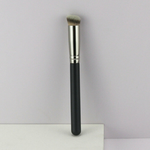 Popular soft-bristled makeup brush (concealer brush 270)