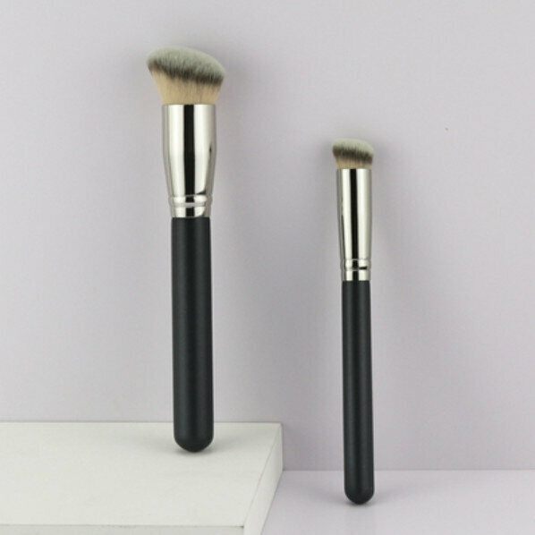 Popular soft-bristled makeup brushes (foundation brush 170 + concealer brush 270)