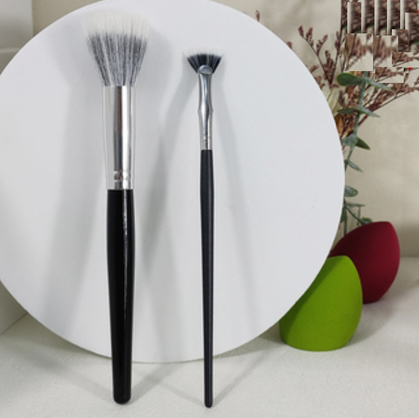 Hot style [2 pieces] Large Stipple Blush Brush Cornered Eyelash Brush (Color: Black Wool)