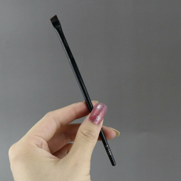 Popular makeup brush and eyeliner brush (A-102 eyeliner brush)