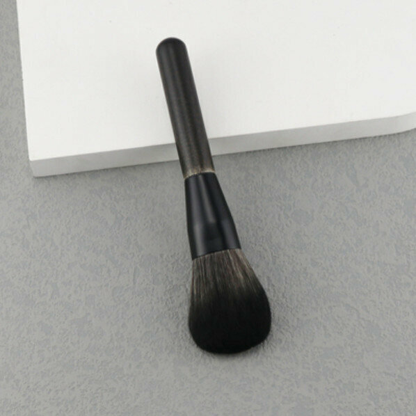 Popular makeup brush (black powder brush)