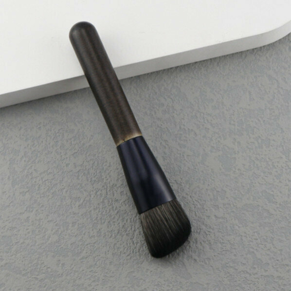 Popular makeup brush (black contour brush)