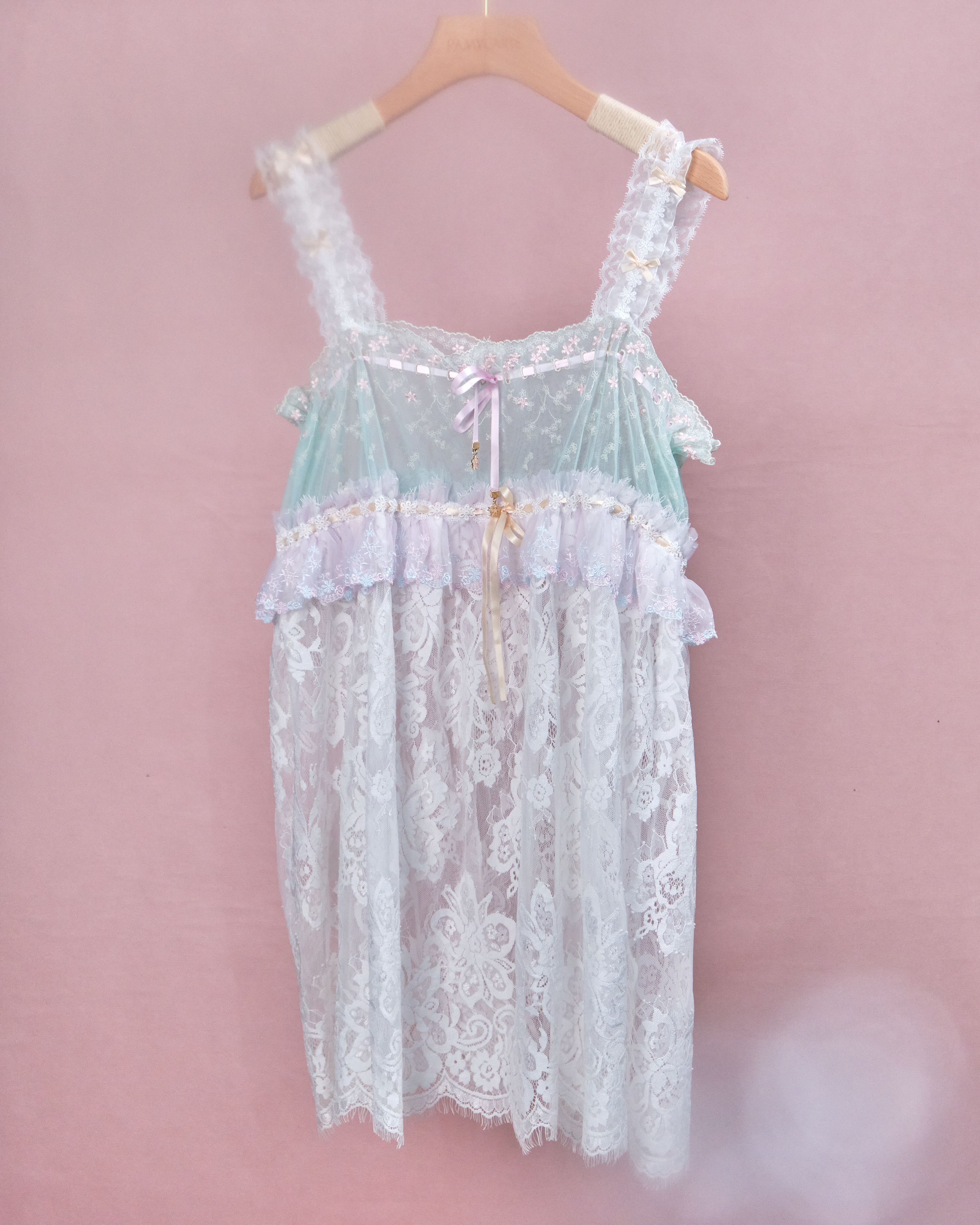 11222 The Tale About Vintage Girl~Vintage Empire Waistline Laced Middle Long Dress