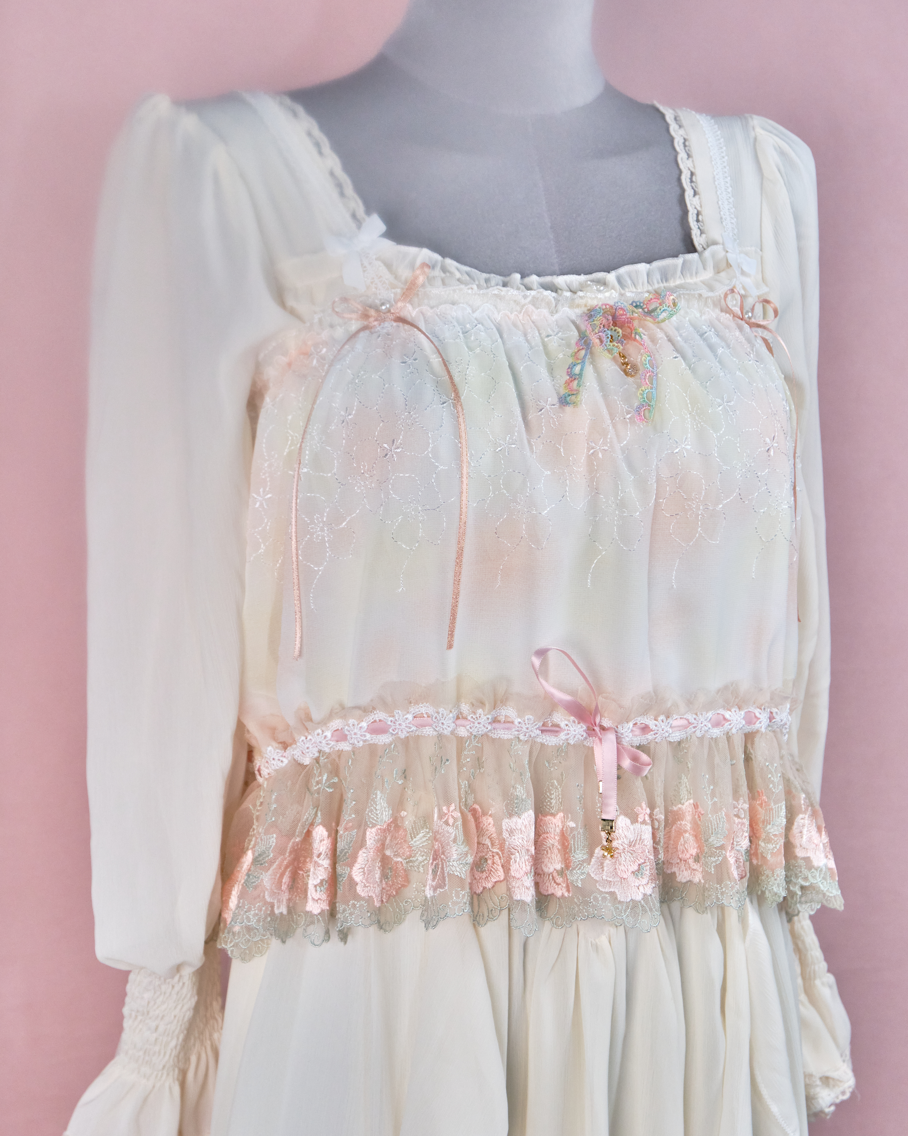 11227 The Tale About Vintage Girl~Vintage Elegant Laced Top