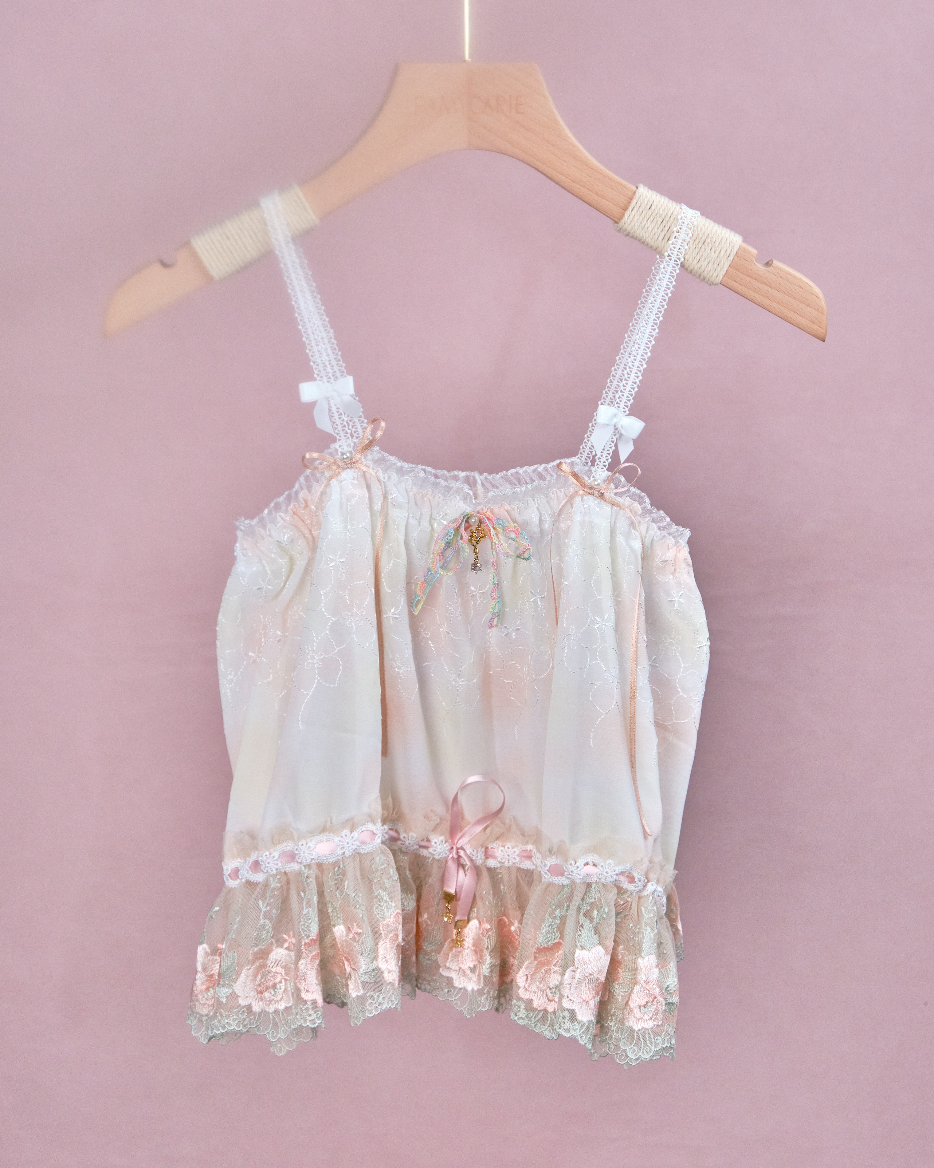 11227 The Tale About Vintage Girl~Vintage Elegant Laced Top