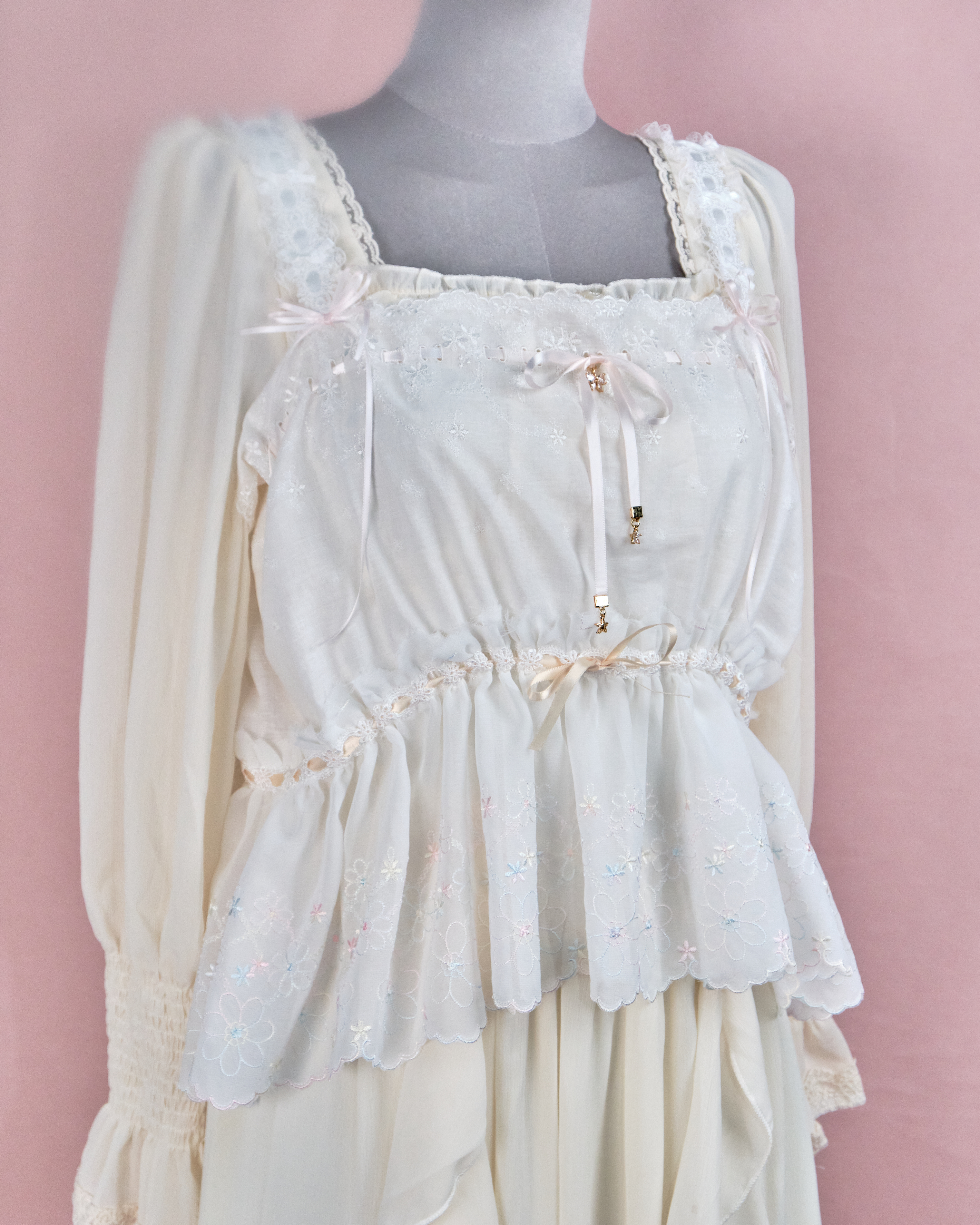 11232 The Tale About Graceful Girl~Pale Pink Laced Top