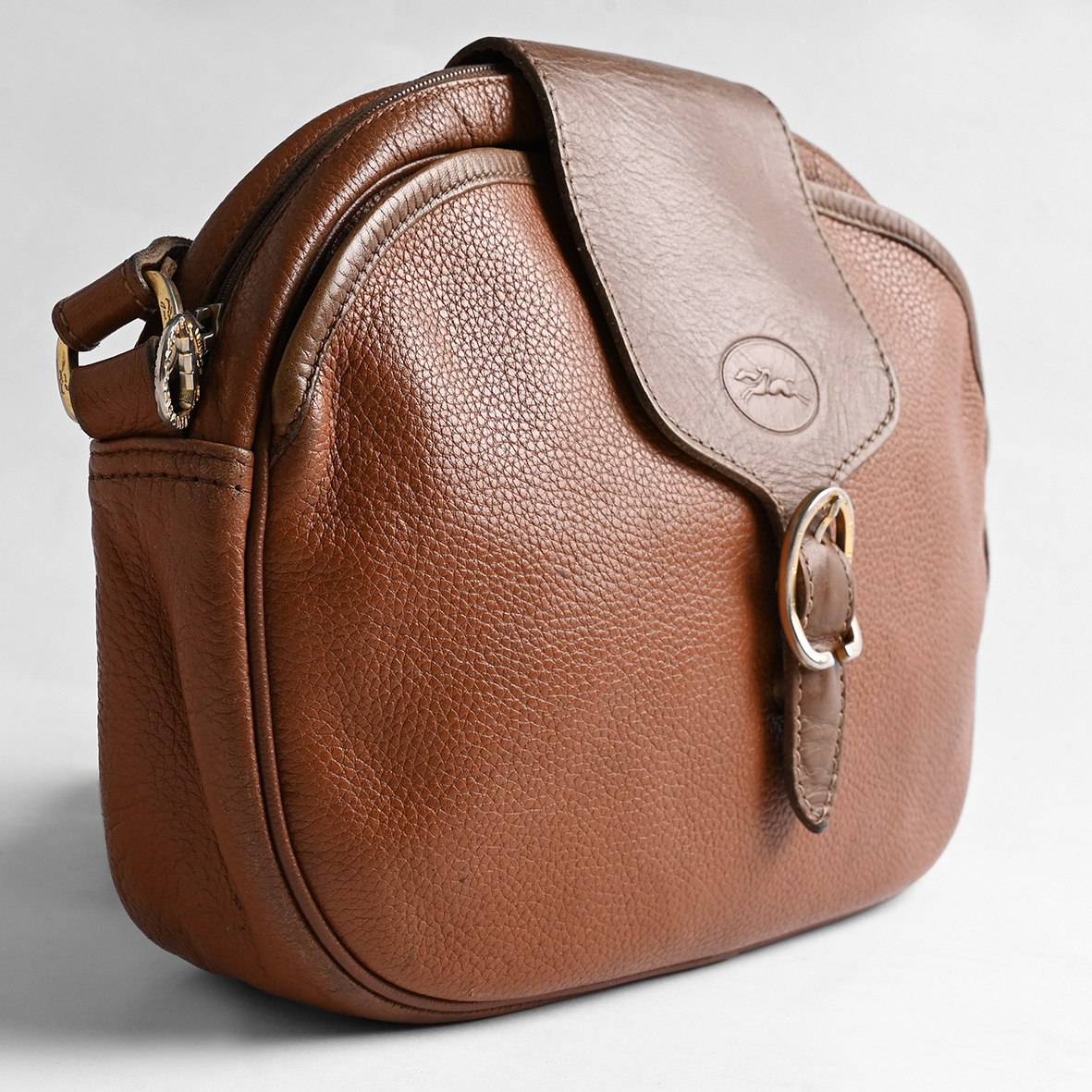 Longchamp 古董斜肩包