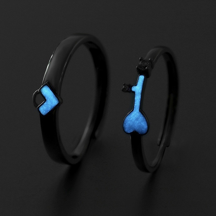 「鎖住愛」  情侶戒指💍 免費刻字✒️ 夜光戒指✨