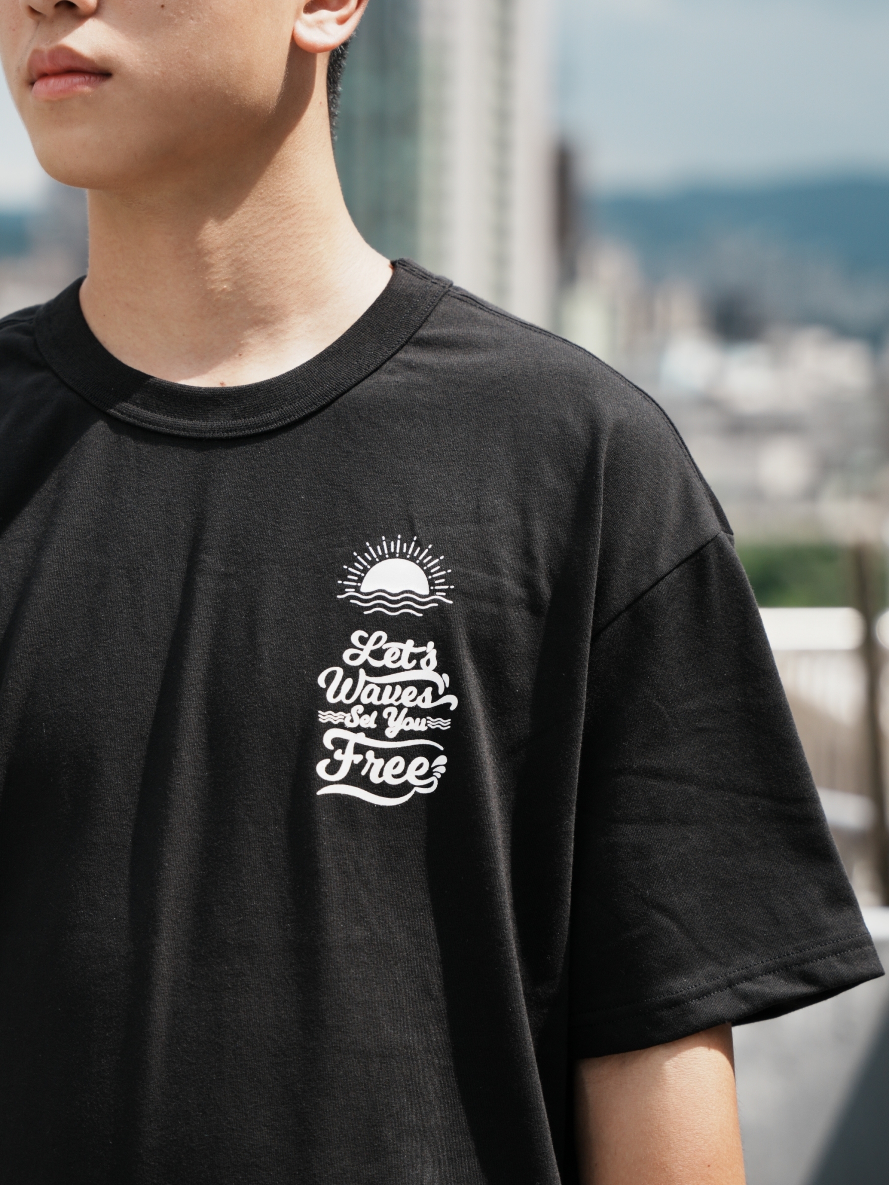 【24123】美式風格印 Ｘ 落肩花短Tee