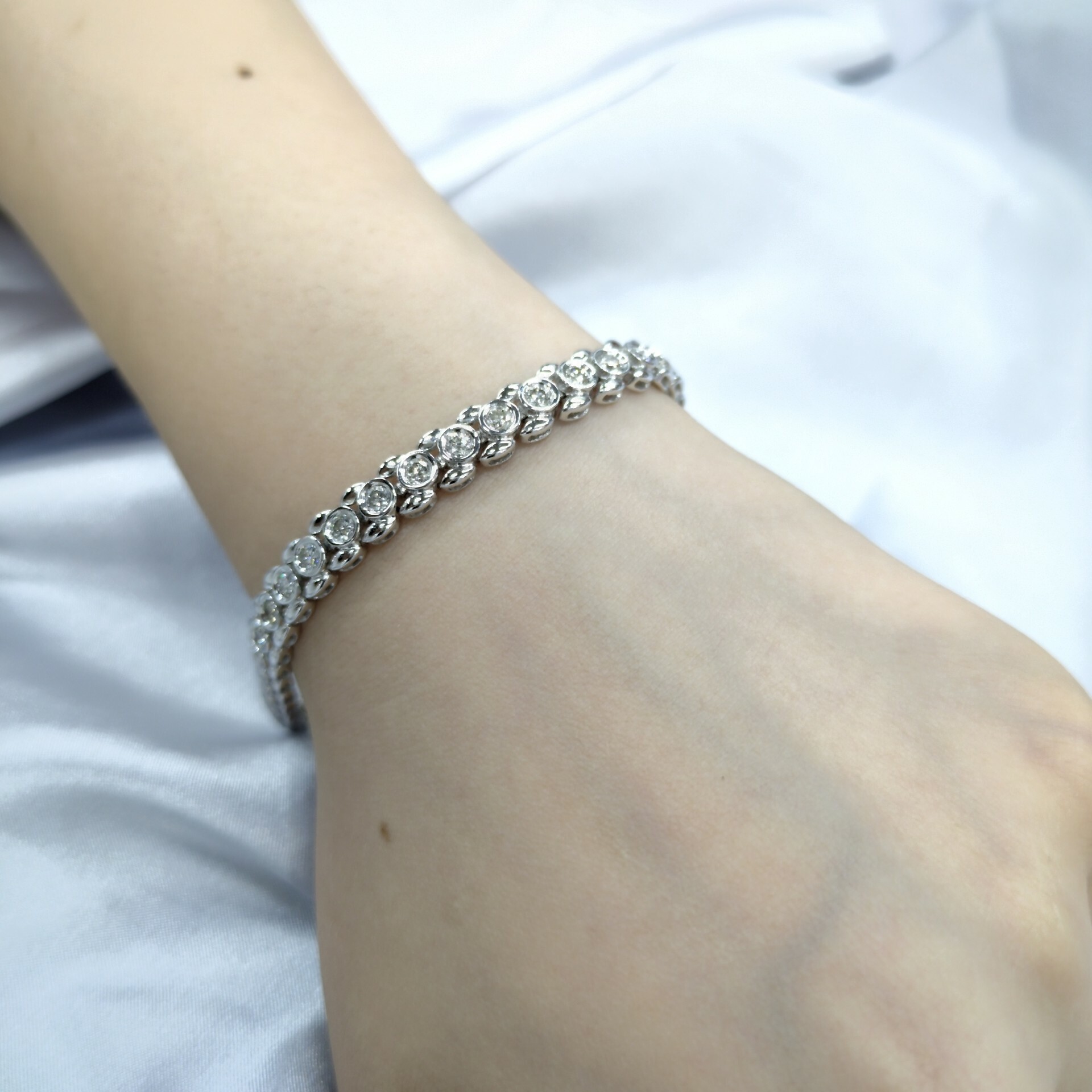 全新18K白金3卡3份鑽石手鍊