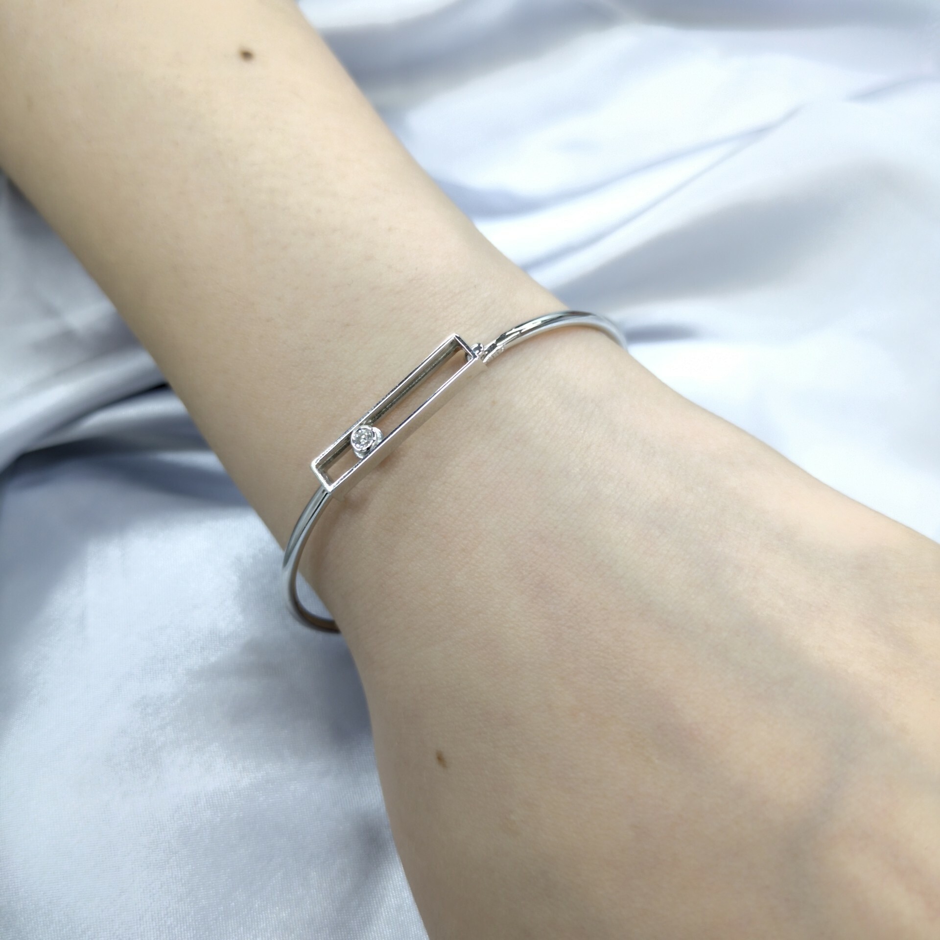 全新18K白金【單粒5份鑽石】手鈪