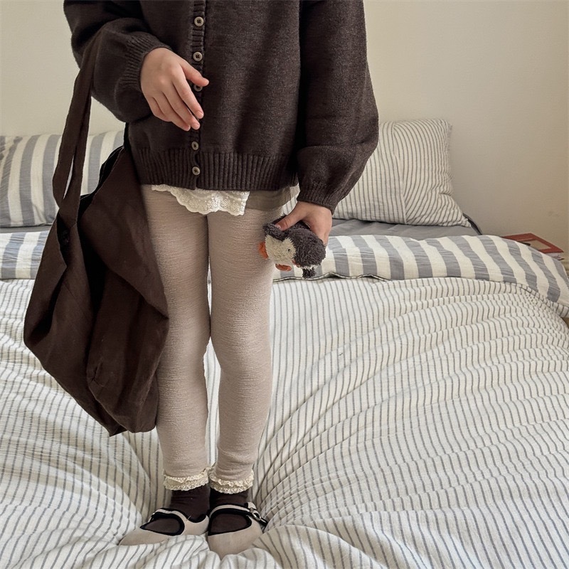 花邊拼接內搭褲