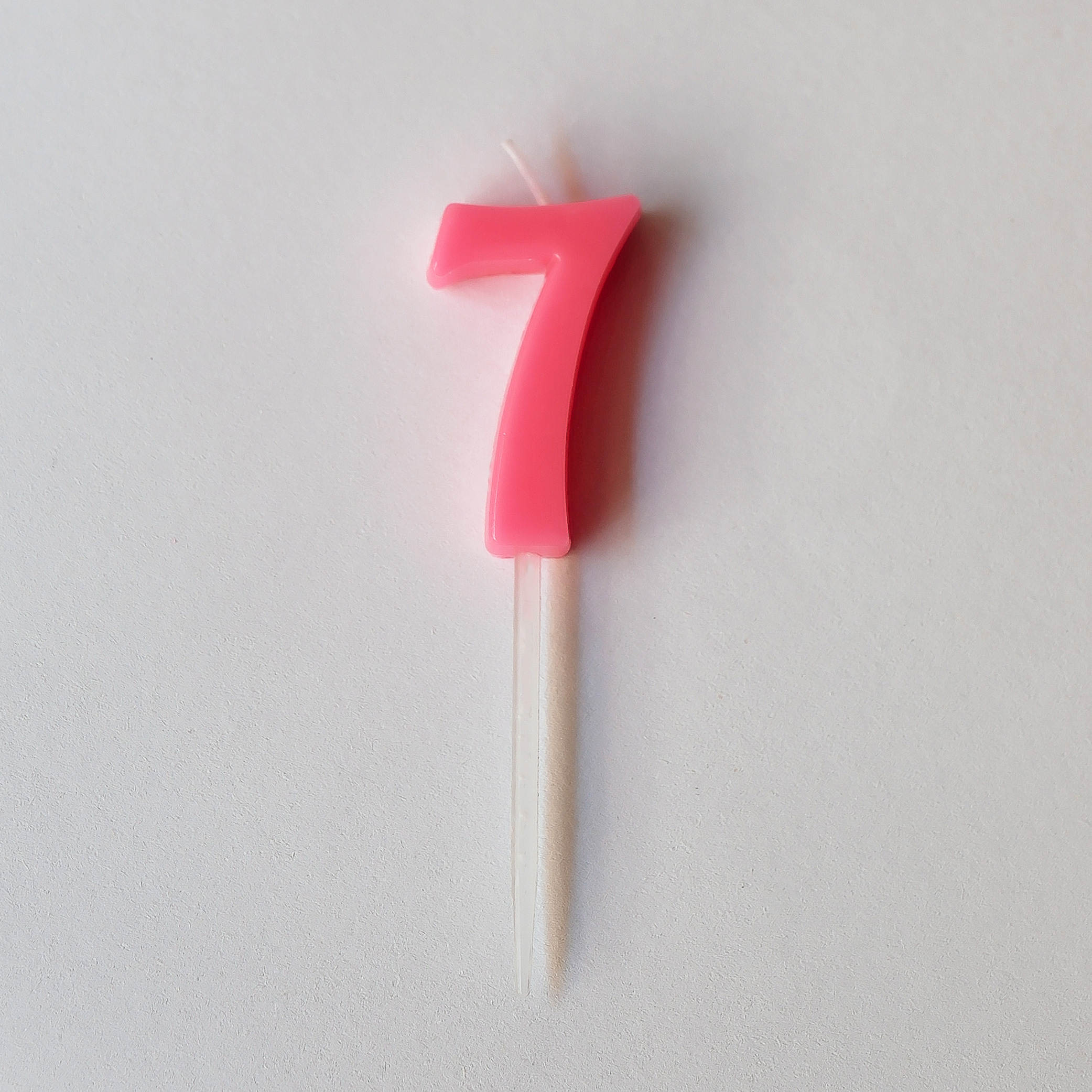 7號蠟燭(1入，顏色隨機出貨無法指定)