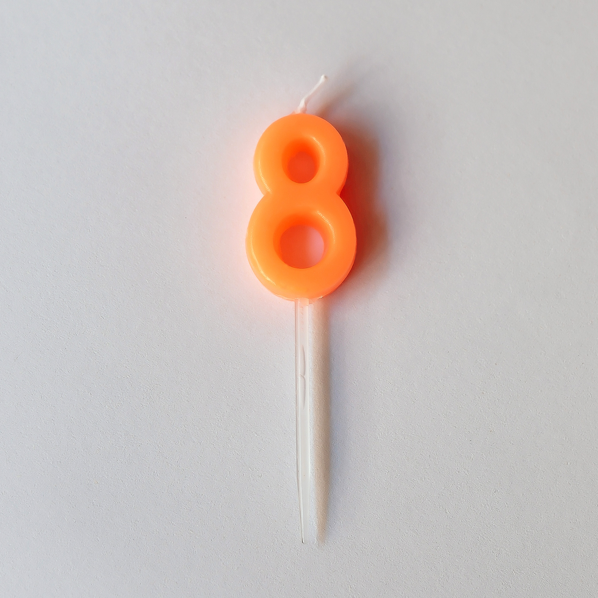 8號蠟燭(1入，顏色隨機出貨無法指定)