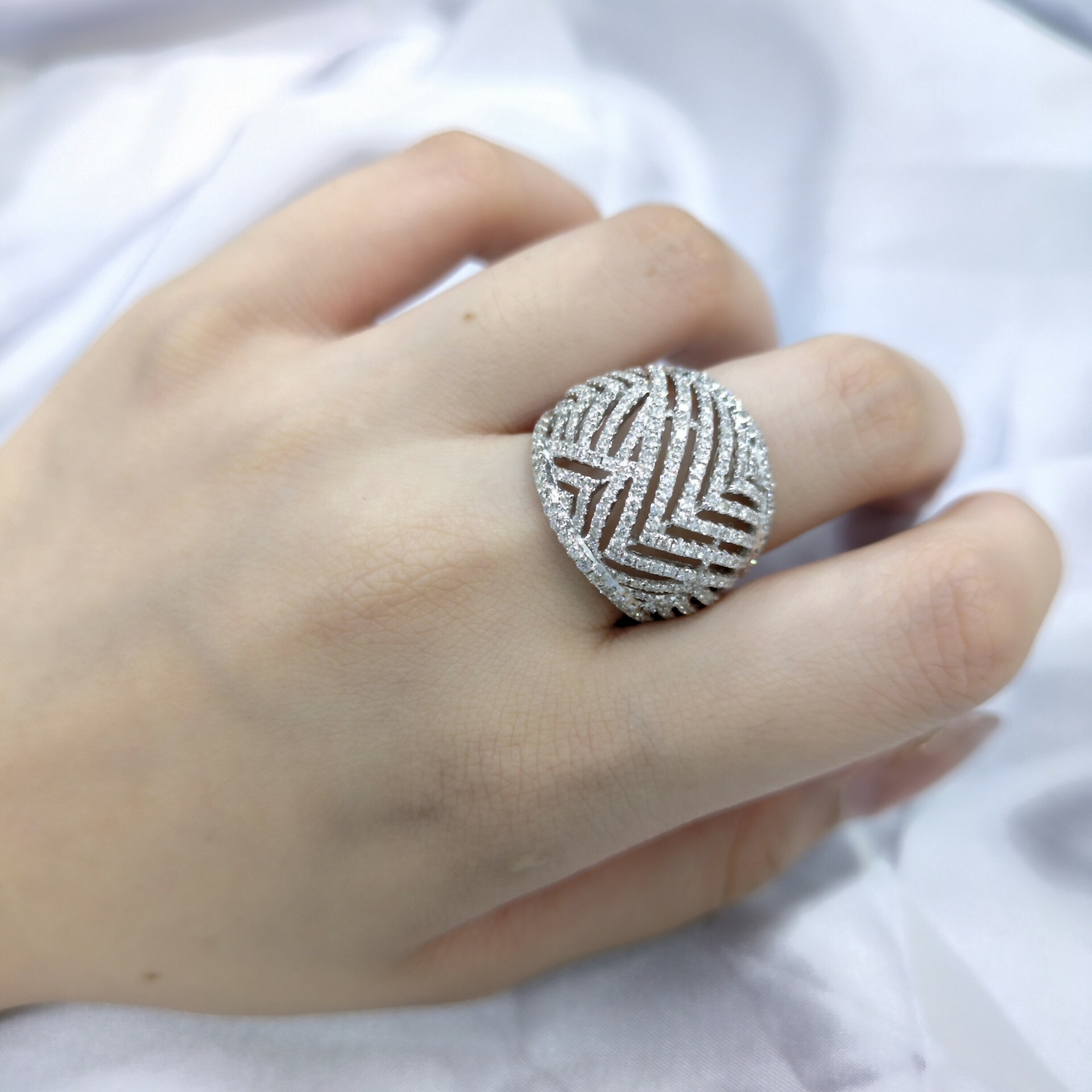 18K White Gold 1.86ct Diamond Ring