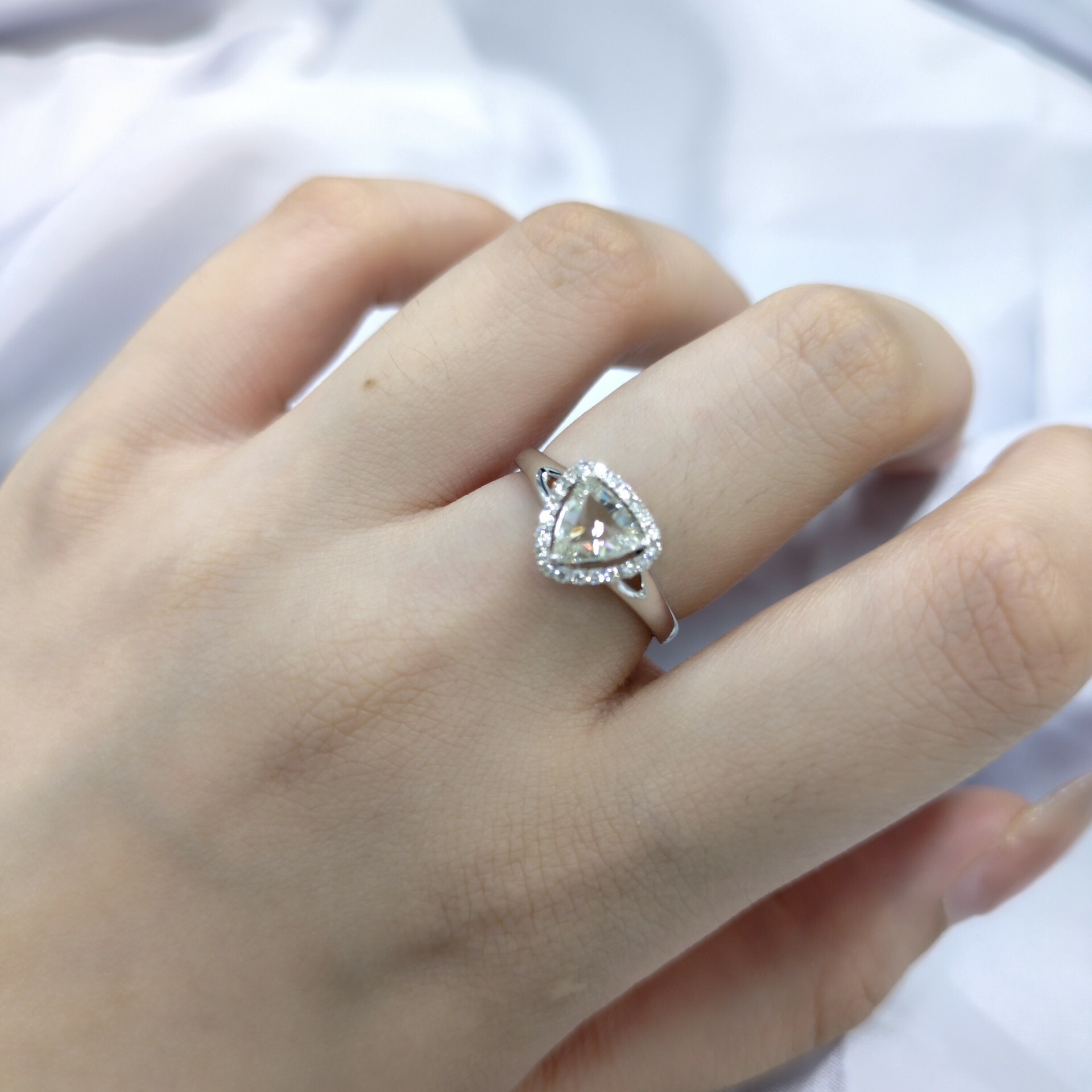 18K White Gold 0.83ct Triangle Cut Diamond Ring