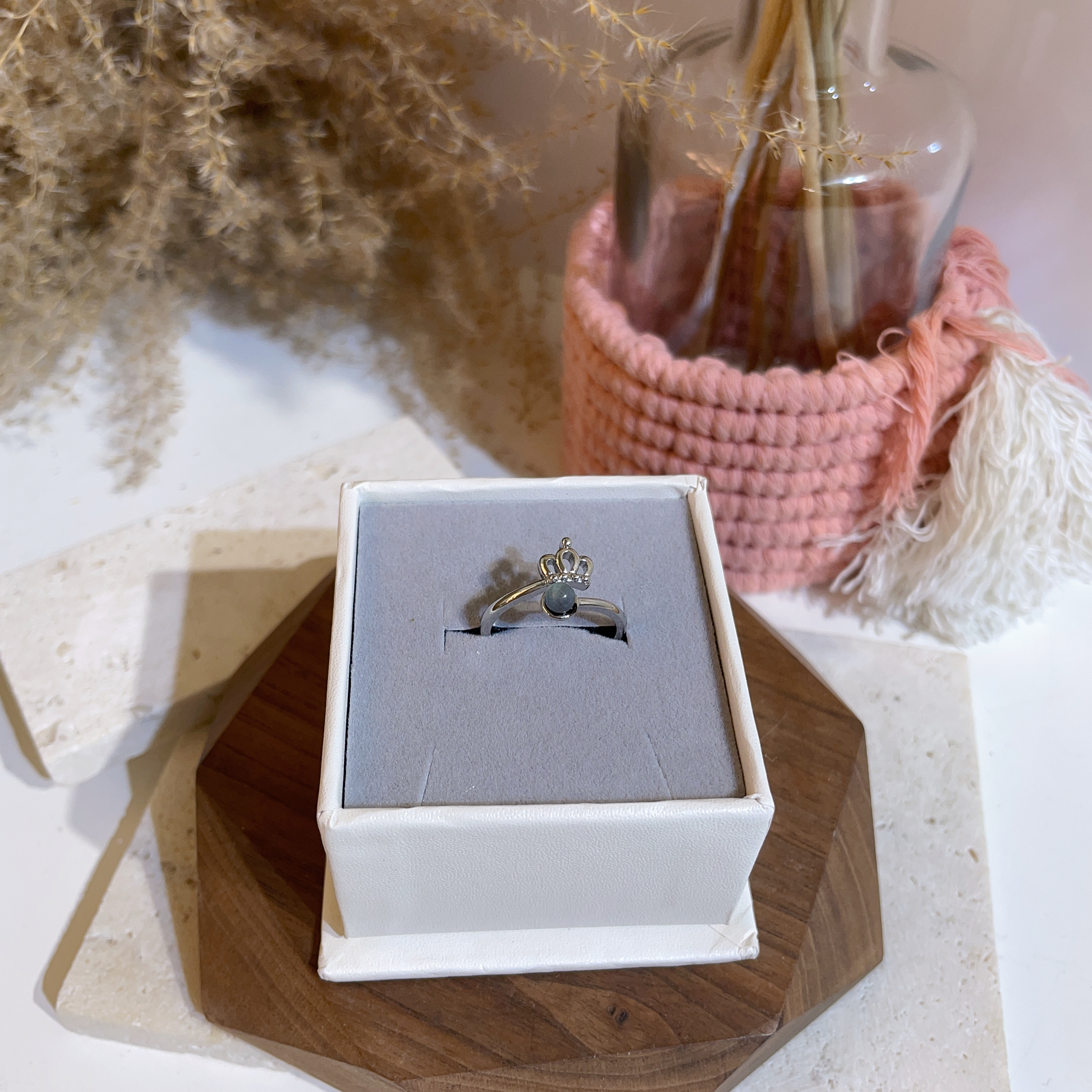 皇冠灰月亮戒指