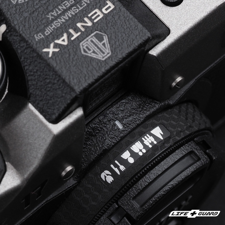 LIFE+GUARD相機貼膜安裝示意，適用 PENTAX 17