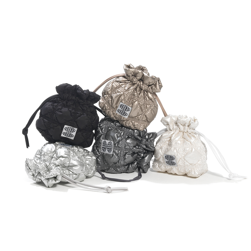 [01/12 - 14/12] CARLYN Joy Pouch W74103010