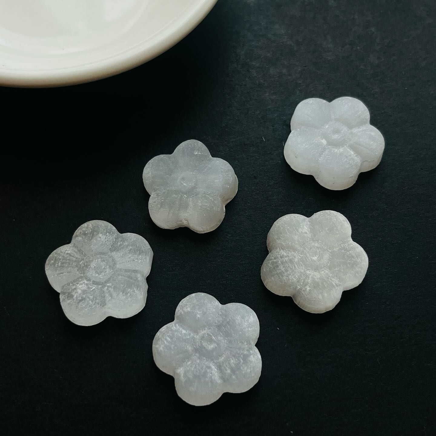 [原石] 透石膏小花