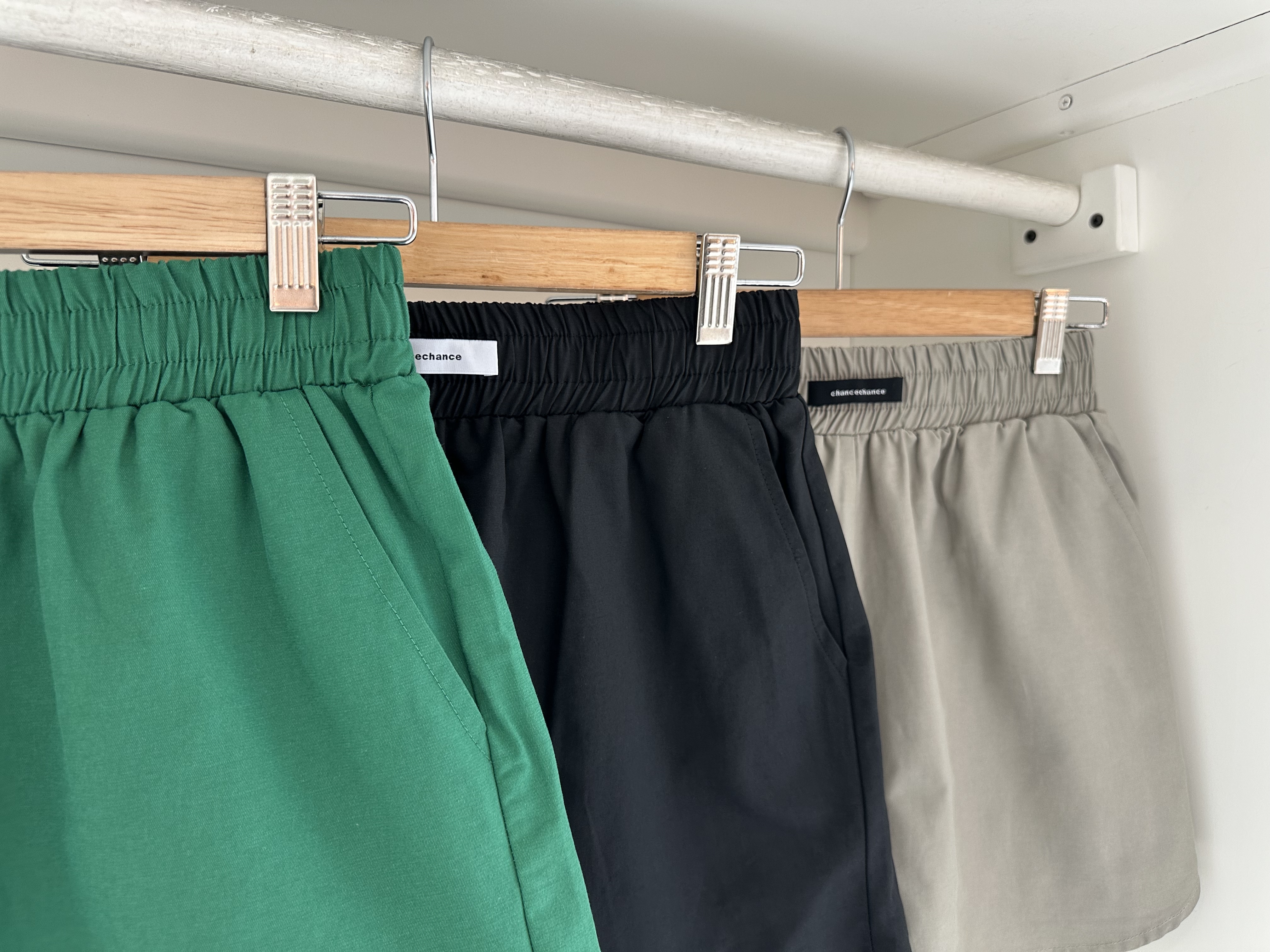 ELASTIC WAISTED CANVAS SHORTS