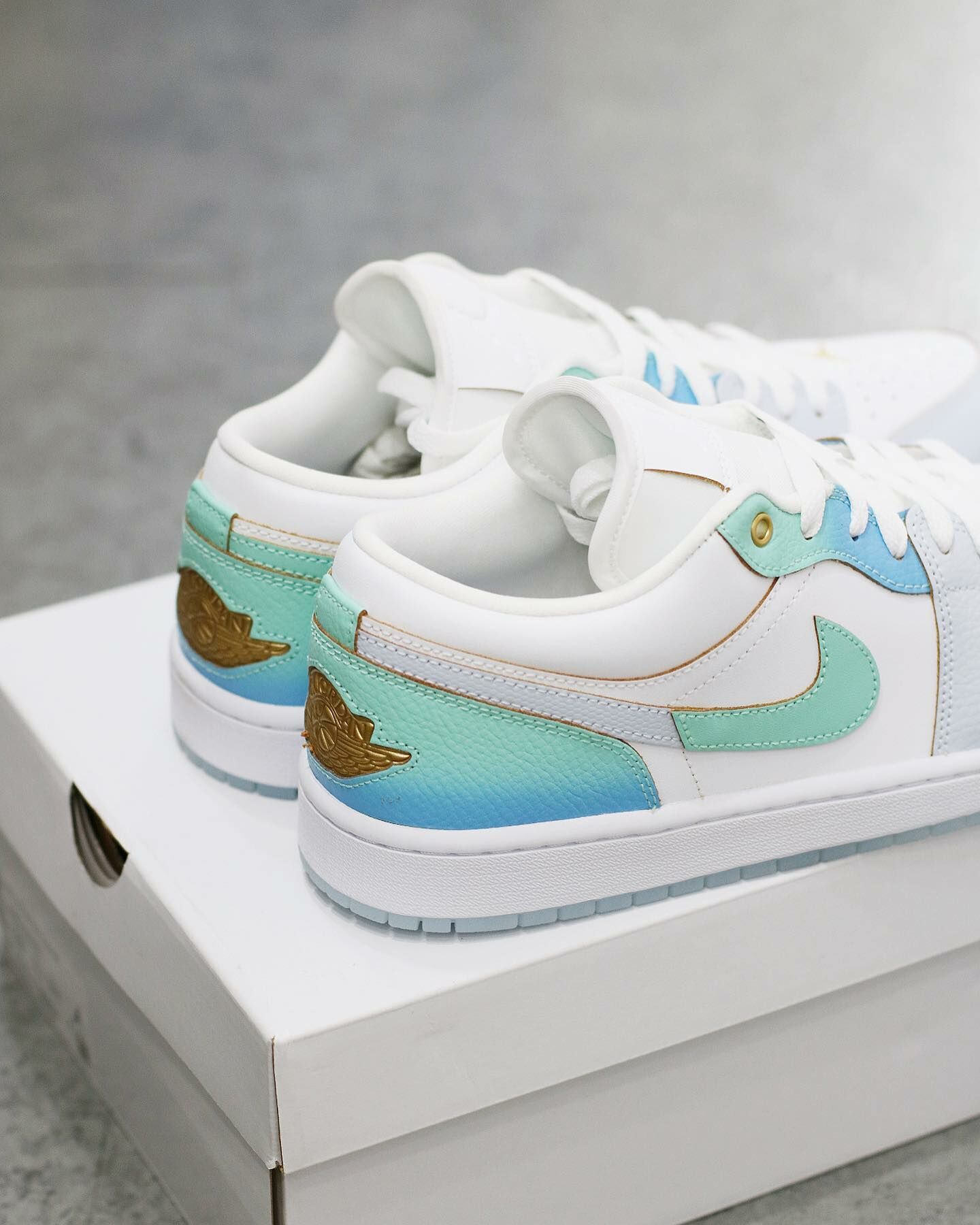 Nike Air Jordan 1 Low SE ”Emerald Rise“白彩色 FN8899-131