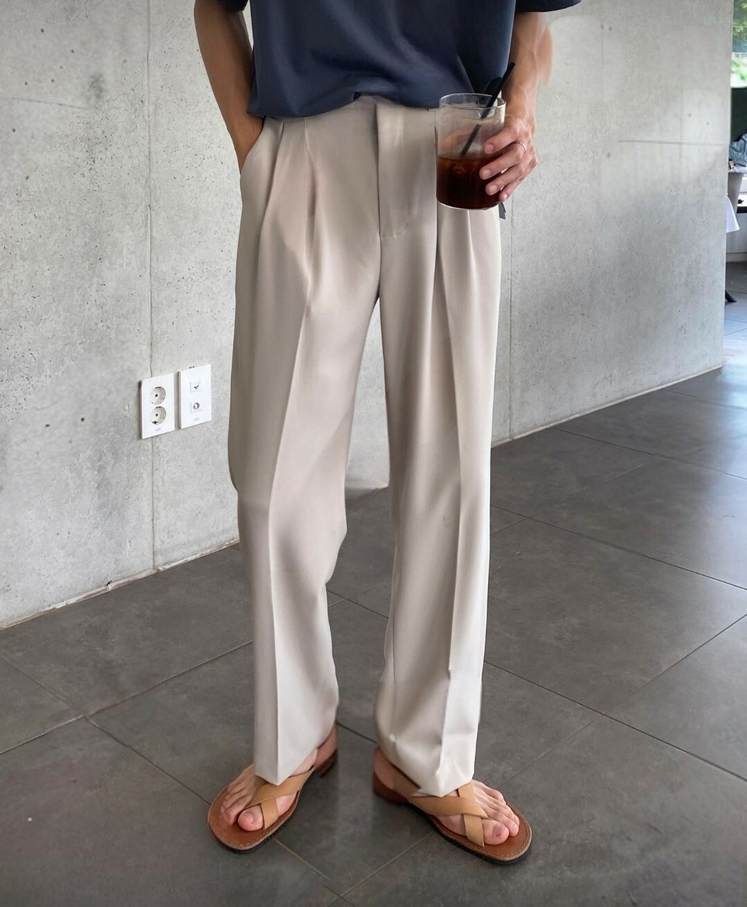 (韓國獨家特價)雙細摺半寬鬆休閒西裝褲
