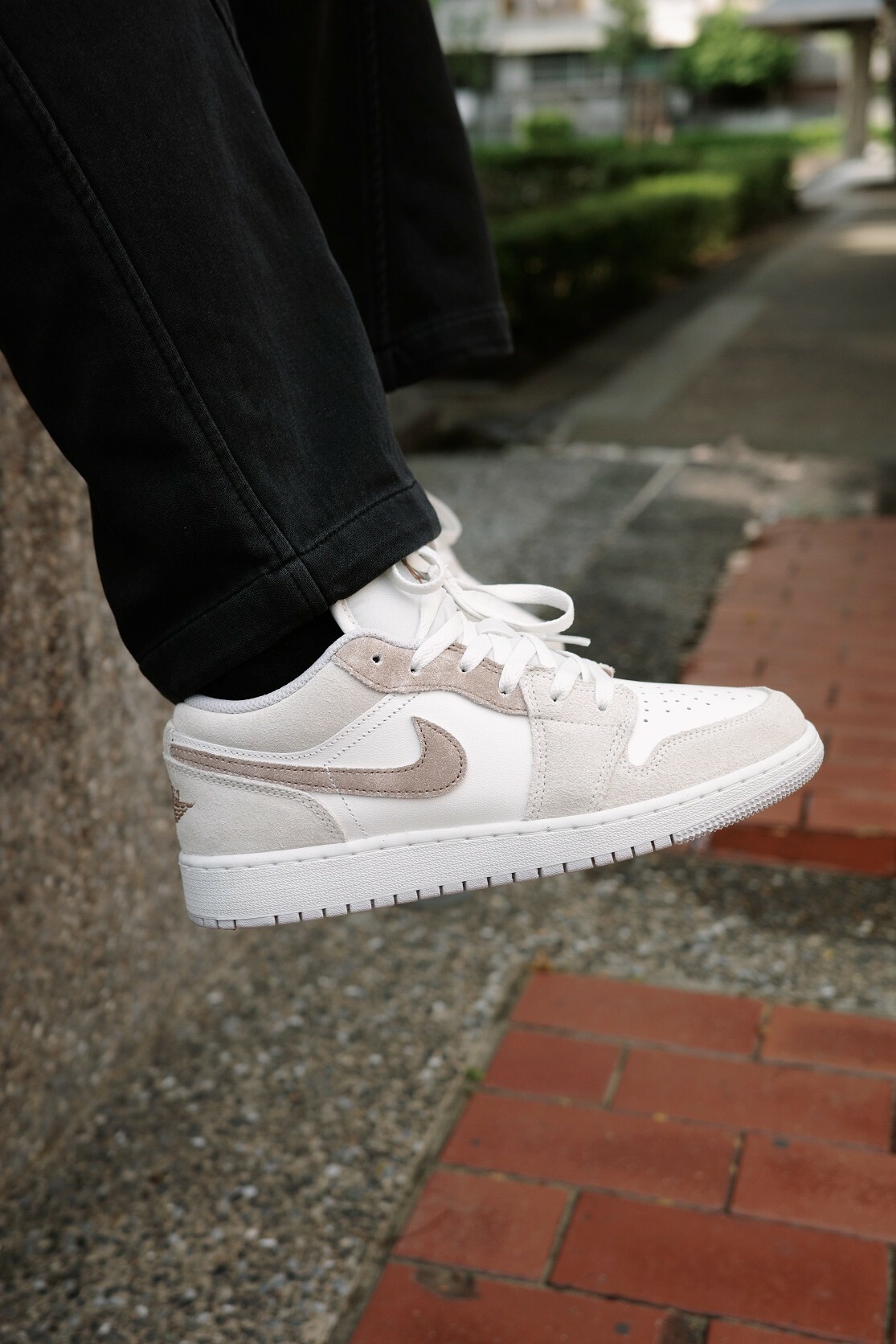 Air Jordan 1 low SE GS 麂皮 白奶茶 米白 白棕 大童鞋 女生尺寸（ HF1863-200 )