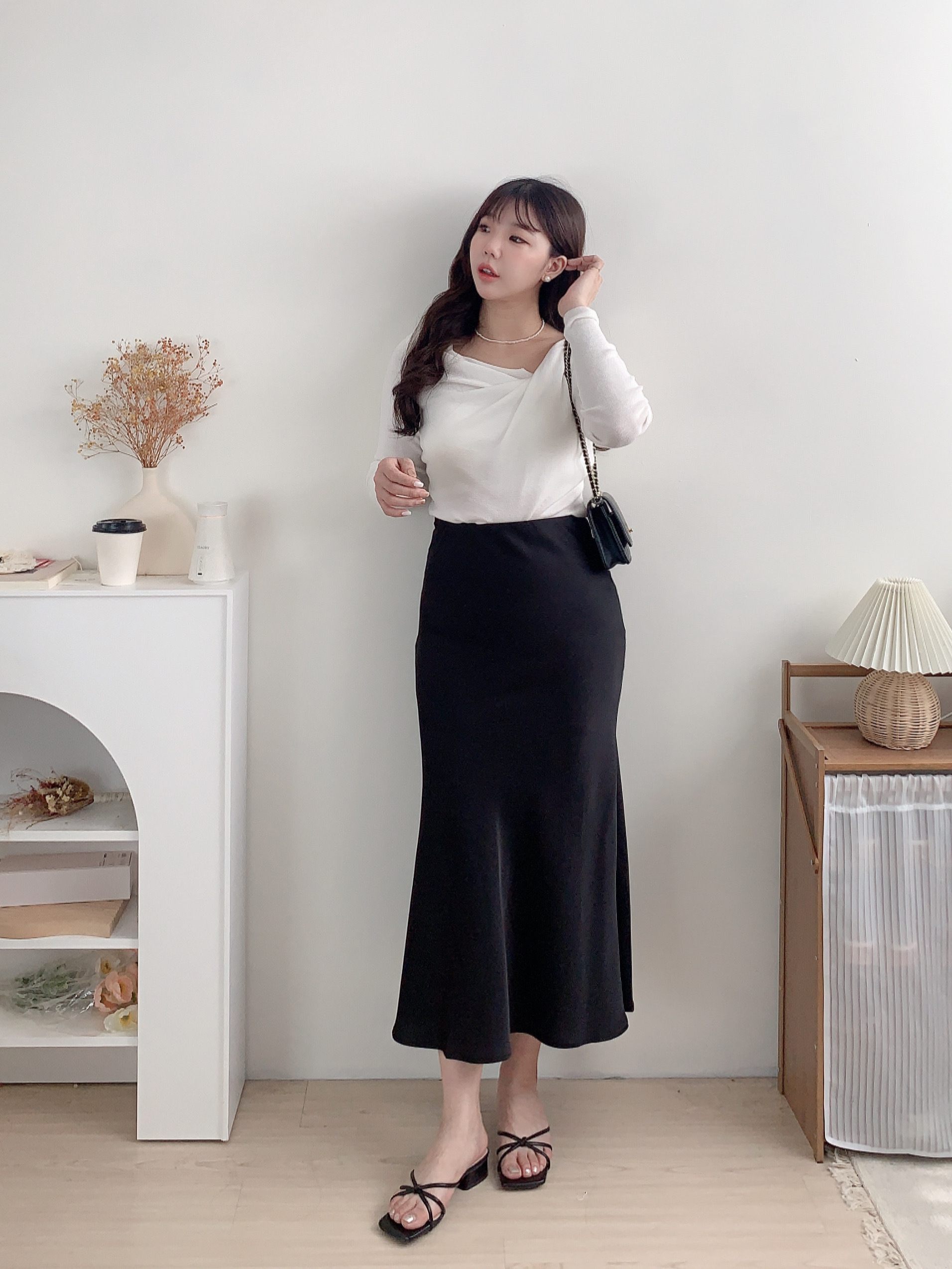 鬆緊腰緞面魚尾長裙(2 colors)