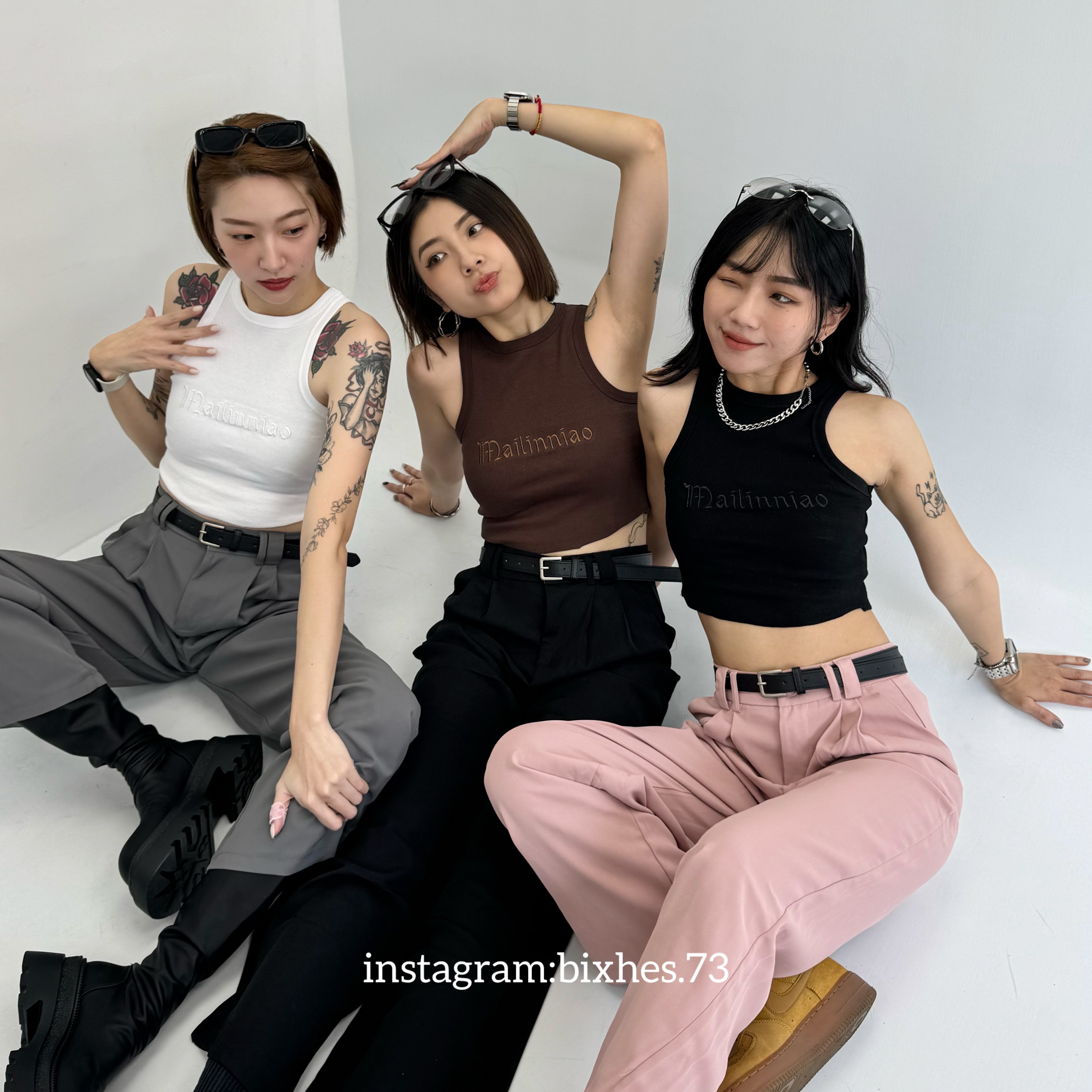 歐美包邊刺繡字背心(C00074)