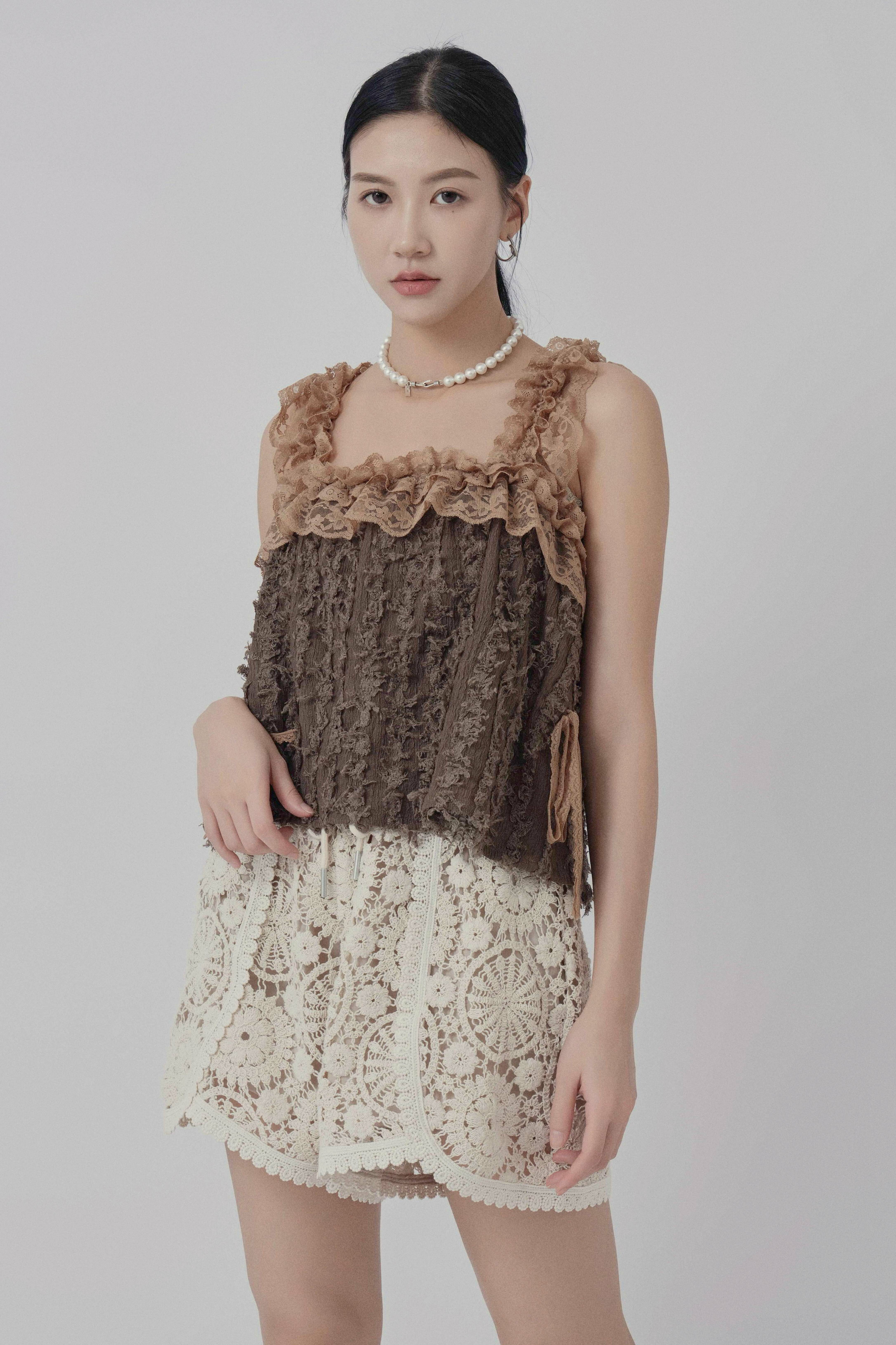 蕾絲荷葉邊蘇蘇背心 (現貨款式）