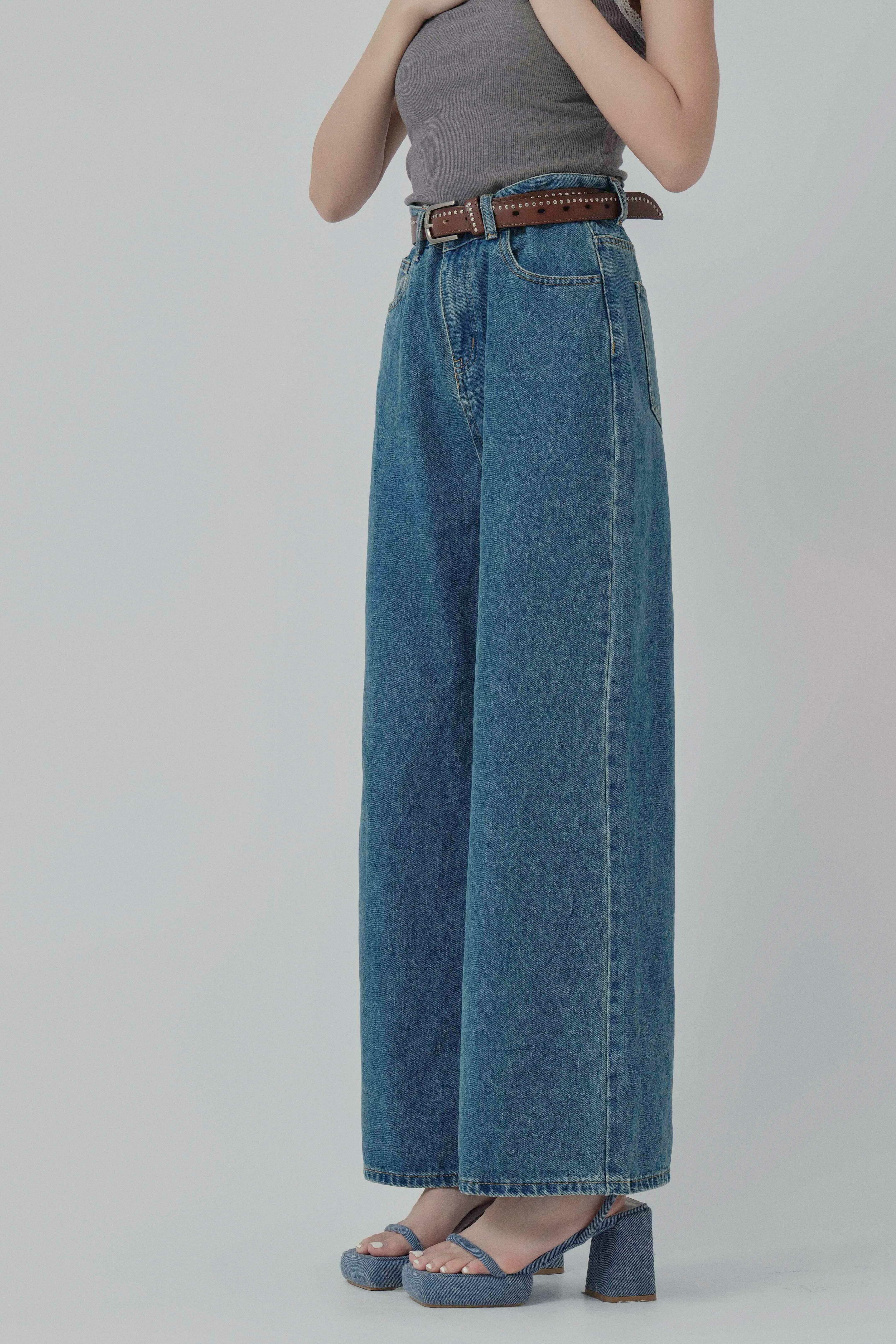 直筒洗水牛仔褲 (現貨款式）