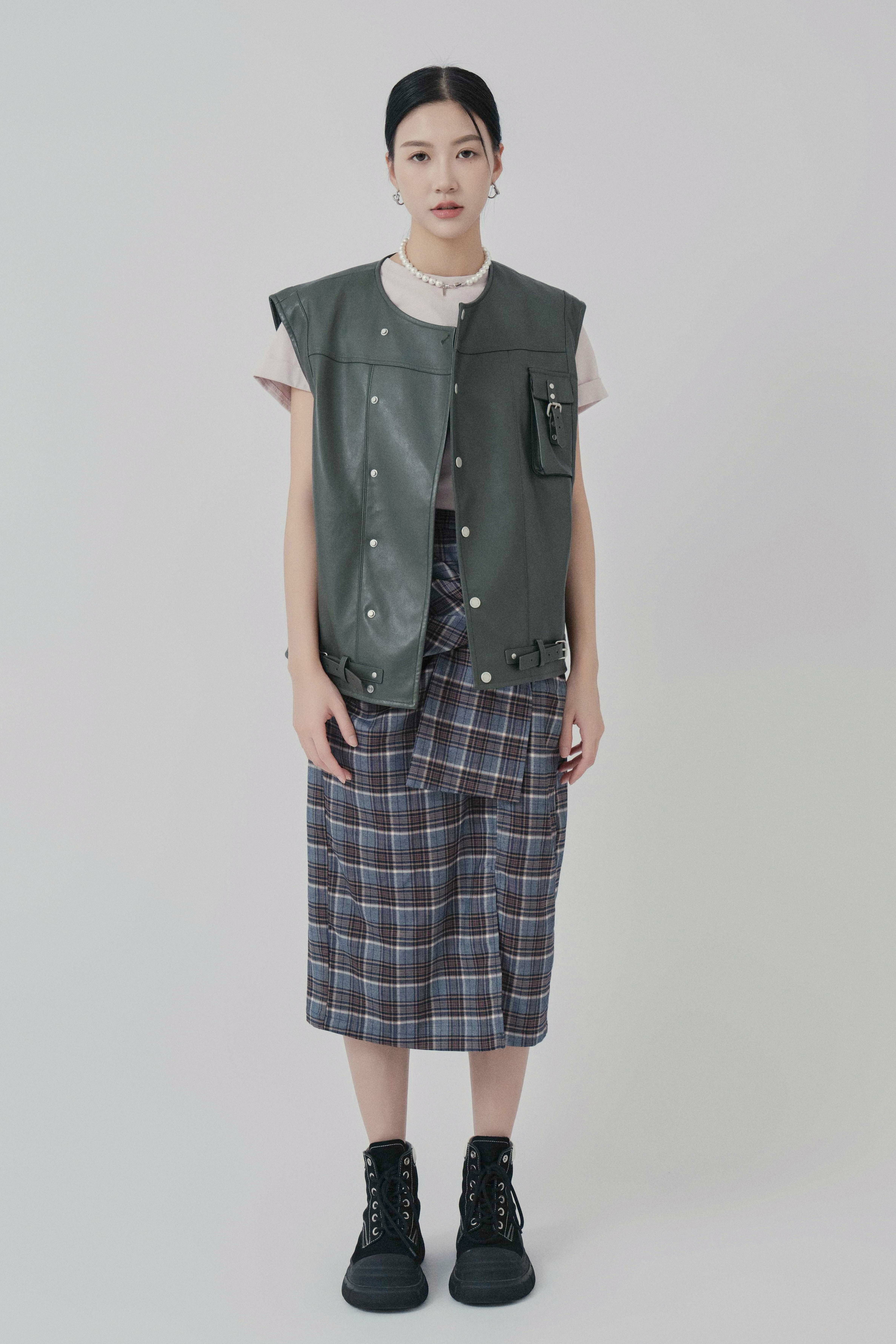 FW24_0019（外套＋Tee＋半截裙）