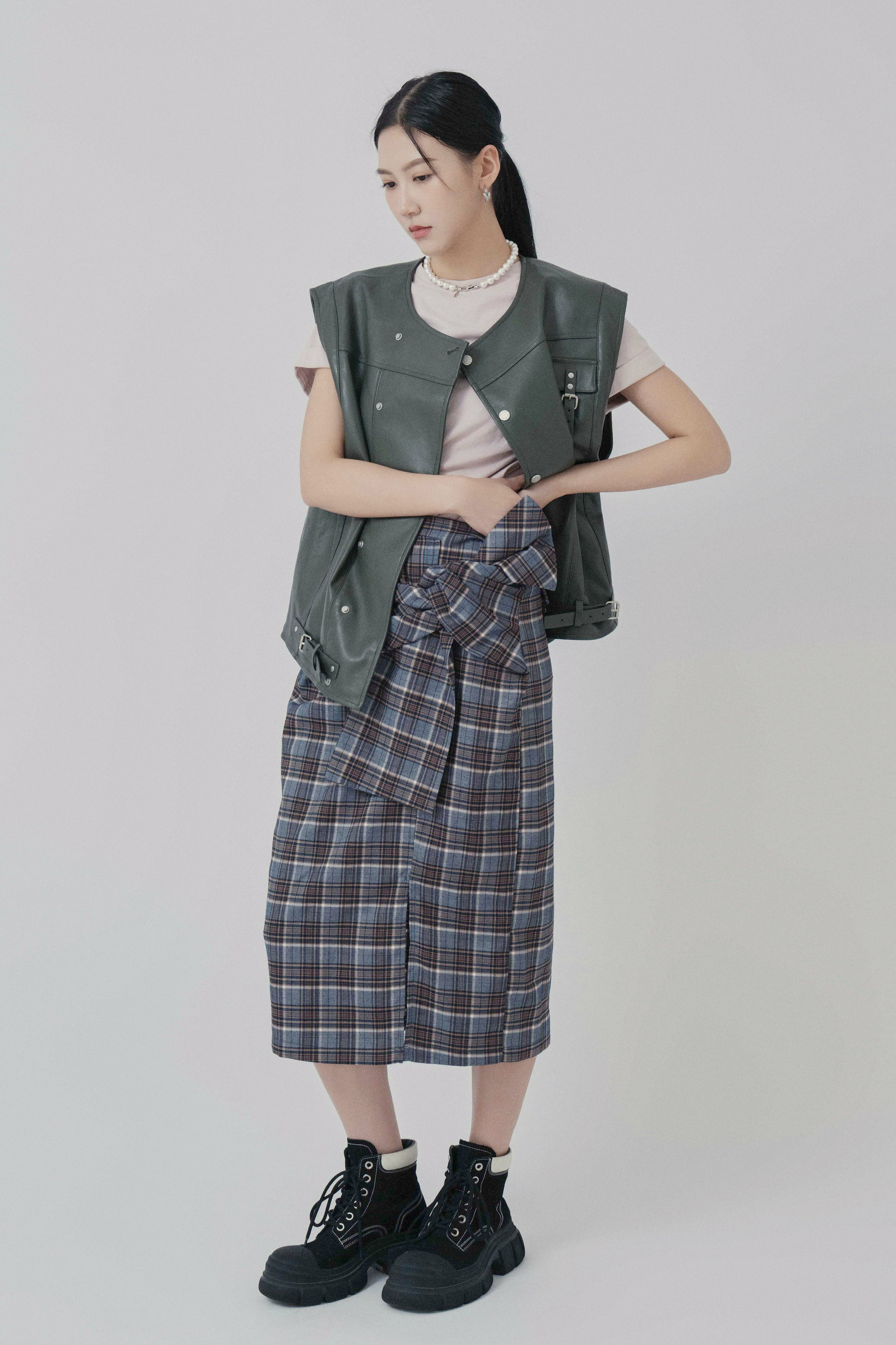 FW24_0019（外套＋Tee＋半截裙）