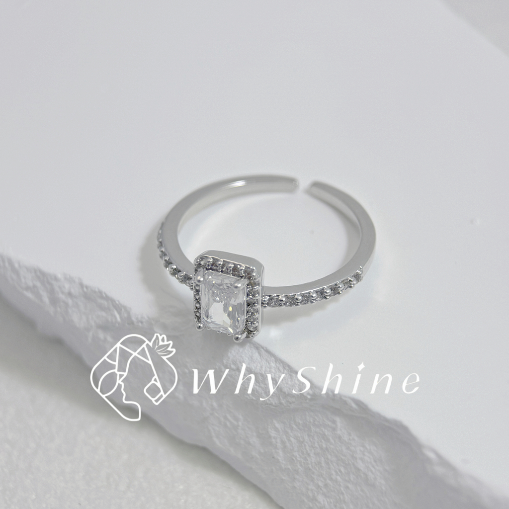 高雅閃方鑽戒指