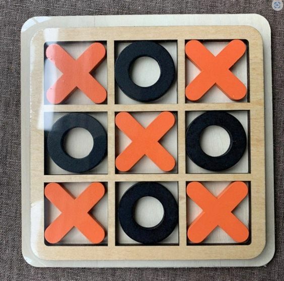 New Children's Wooden XO Three-Connect Tic-Tac-Toe Family Casual Battle Game (Black and Orange)