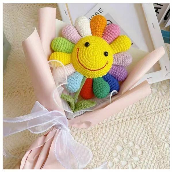 New wool hand-knitted crochet flower product (smiling sun flower) Note: No packaging flower paper