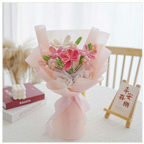 New wool hand-knitted crochet bouquet finished product (pink) Note: Packaging paper set will be sent, but you need to pack it yourself