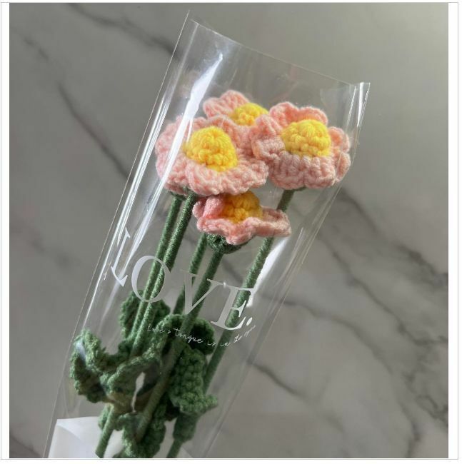 New wool hand-knitted crochet flower products (five pink daisies)